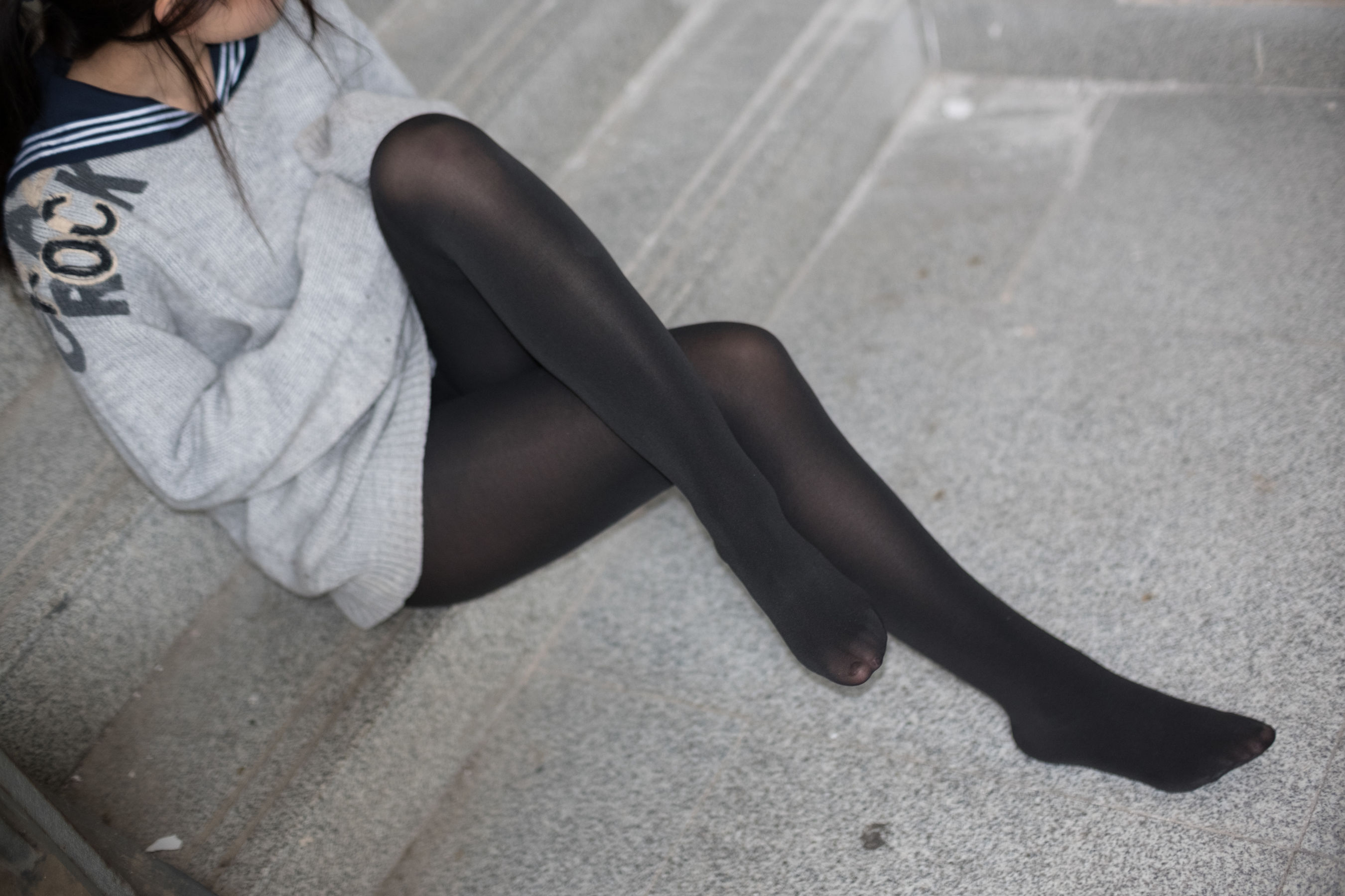 “The Black Silk Girl in the Staircase” (Senluo Foundation) BETA-007 Photo Album
