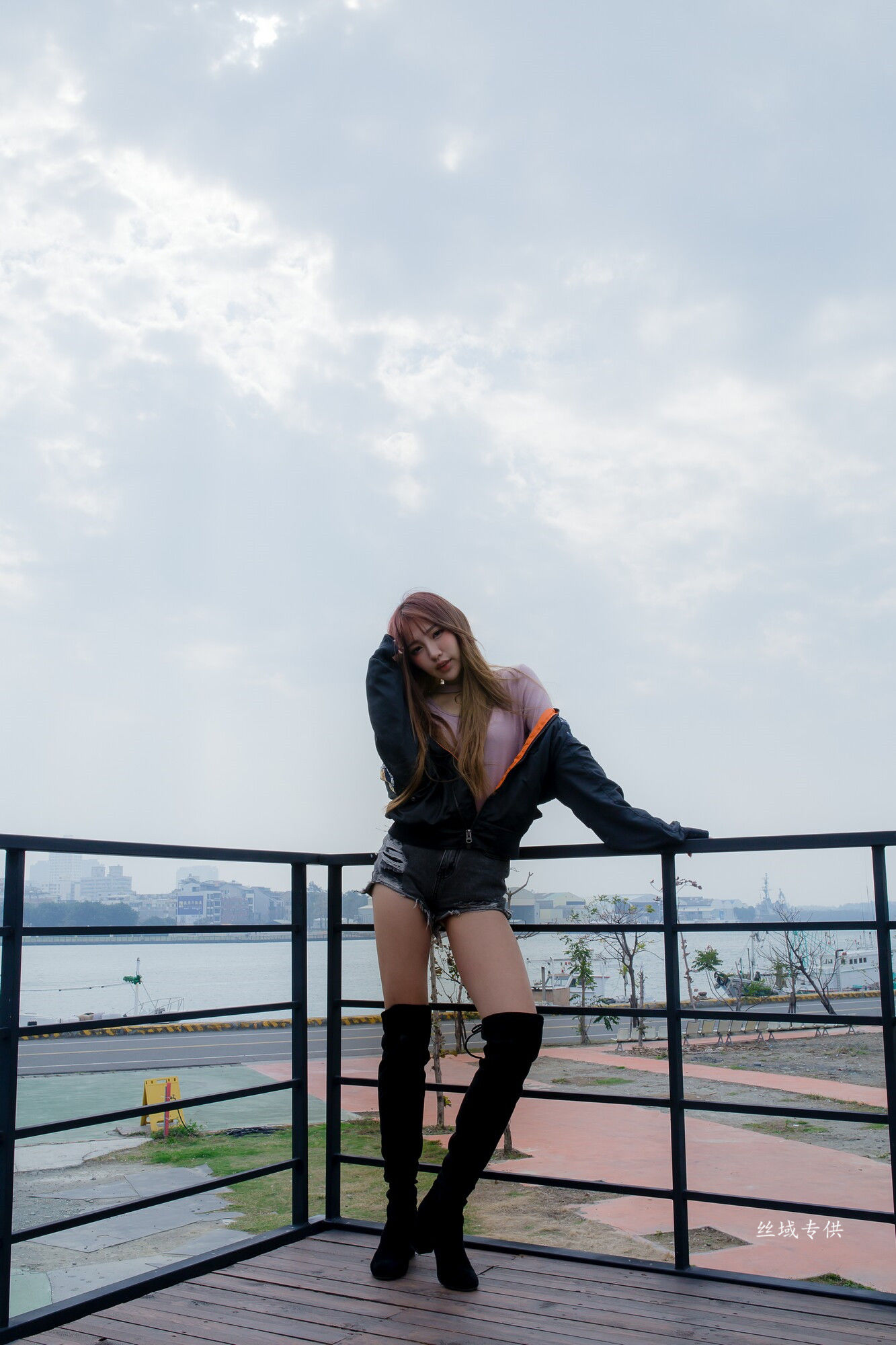 [Taiwan Zhengmei] Bibi “Boots Hot Pants” Photo Album