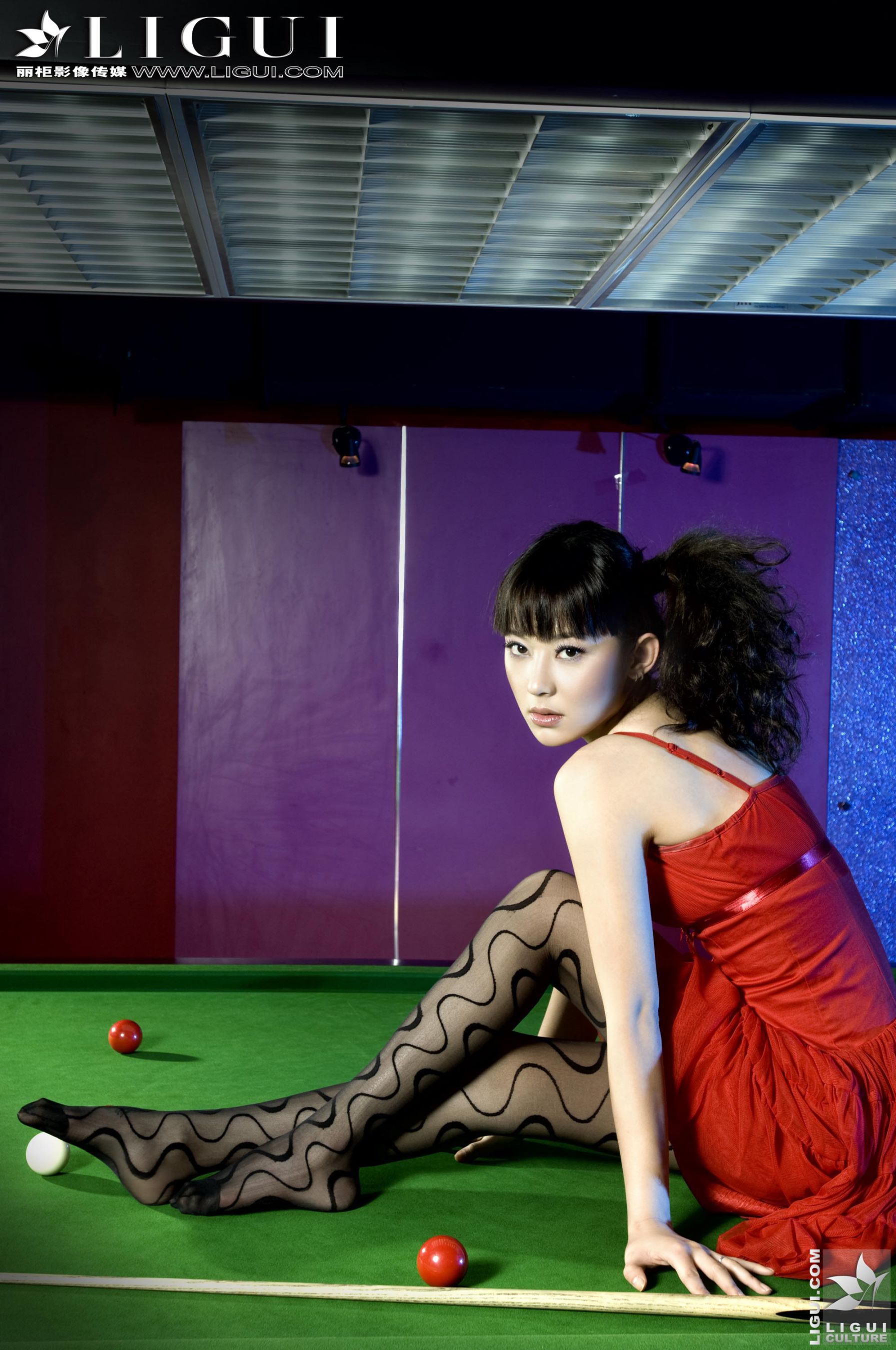 Model Mi Huimei “The Braking Machine in the Billiards Room” [丽柜LiGui] Beautiful legs and jade feet photo pictures