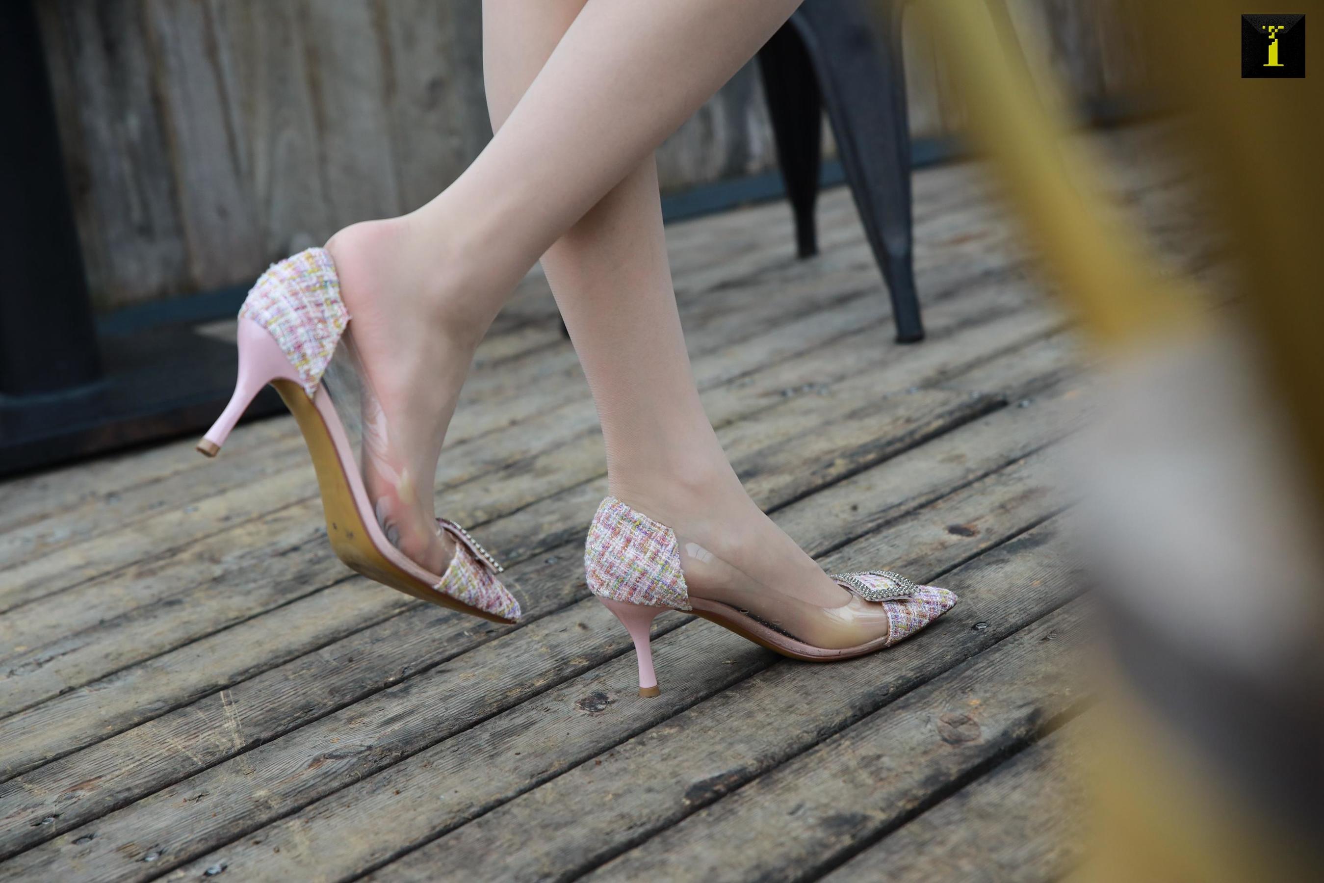 Yu Xi “Sister Yu Xi in the Fog” [Different Thoughts to IESS] Stockings Beautiful Leg Photo Collection