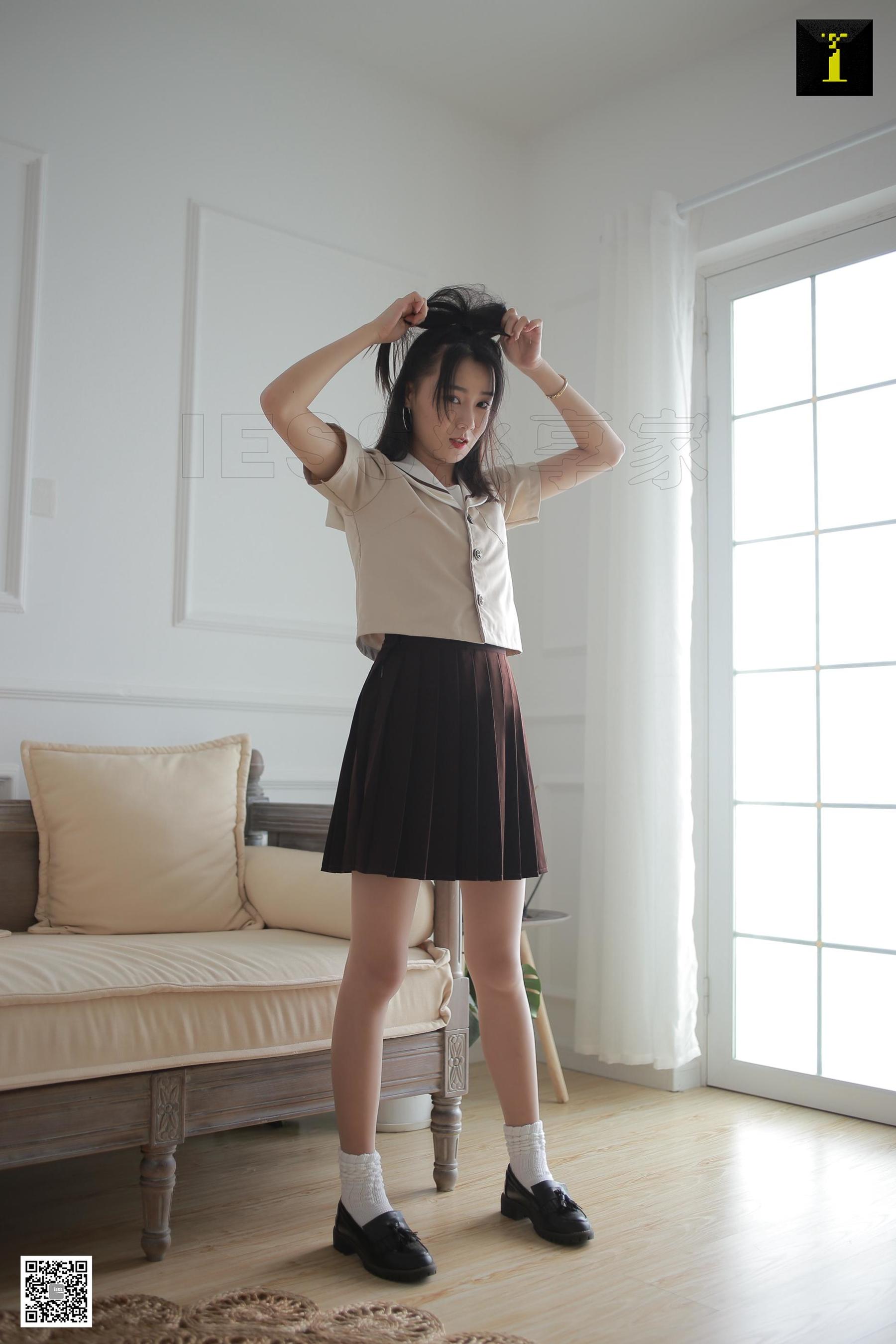Model small shirt “small shirts to taste JK cotton socks” [IESS inexpensive] beautiful legs foot photo set