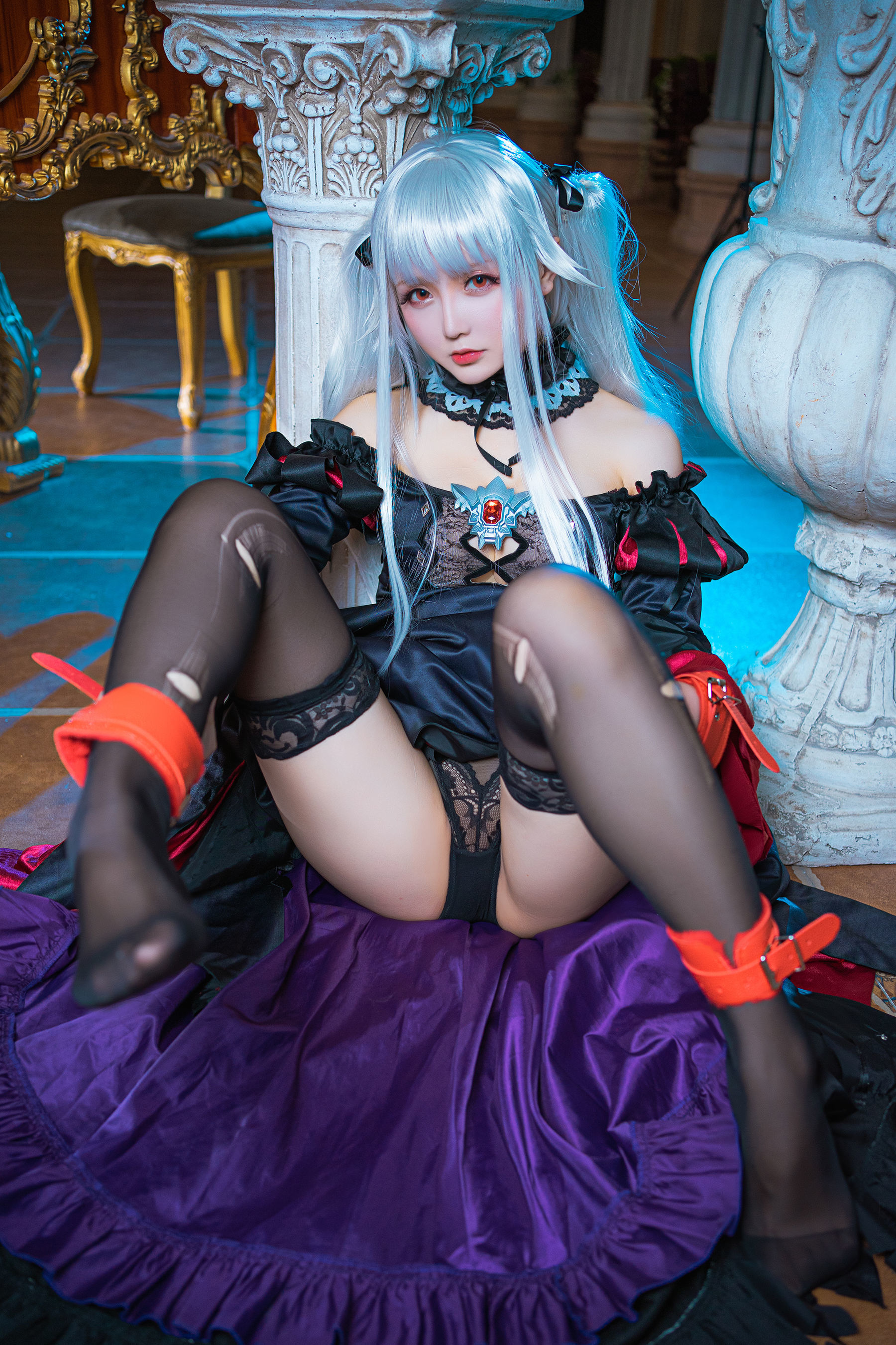 Coser Miss Star’s Late “Clarin Big Dress” photo set