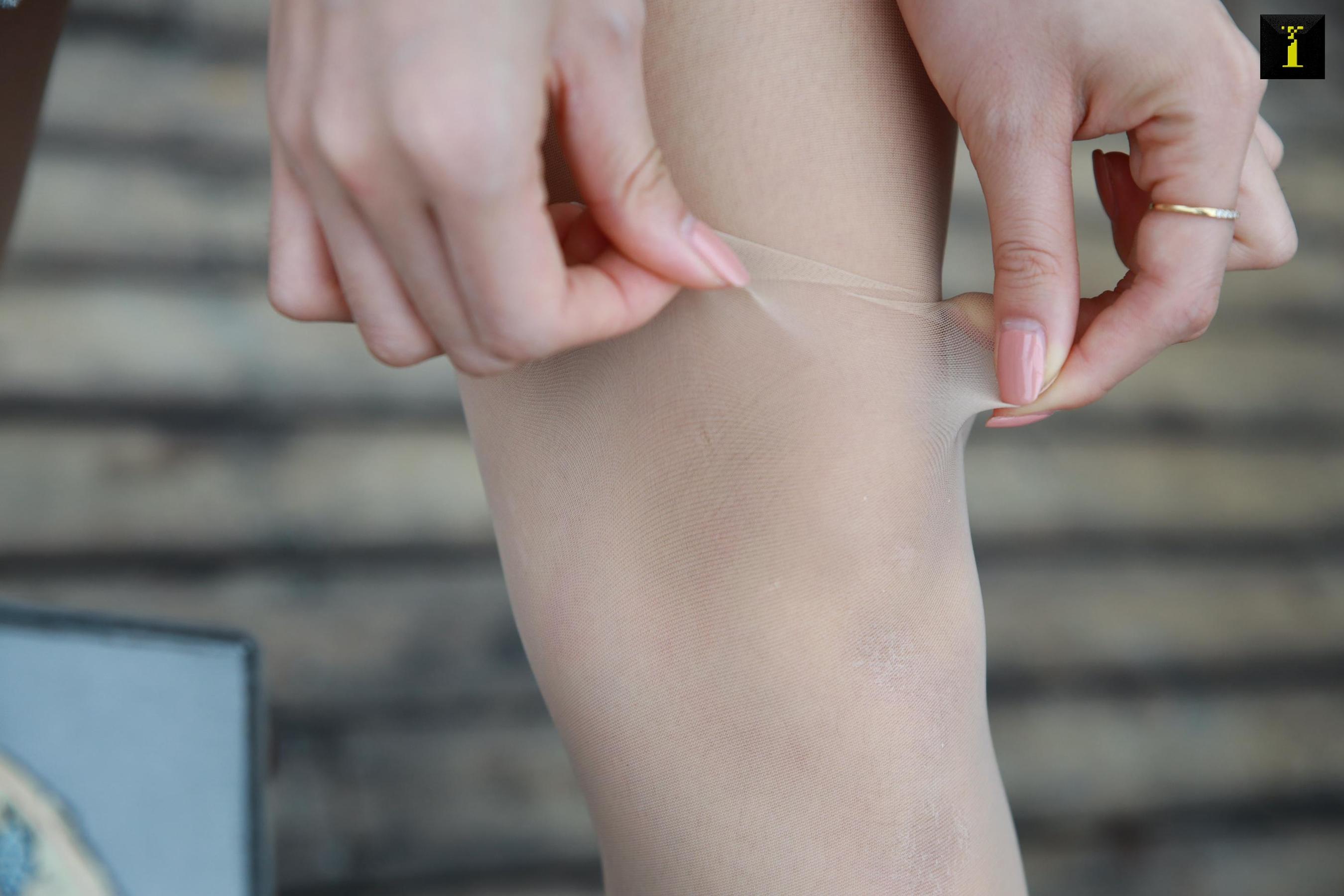 Yu Xi “Sister Yu Xi in the Fog” [Different Thoughts to IESS] Stockings Beautiful Leg Photo Collection