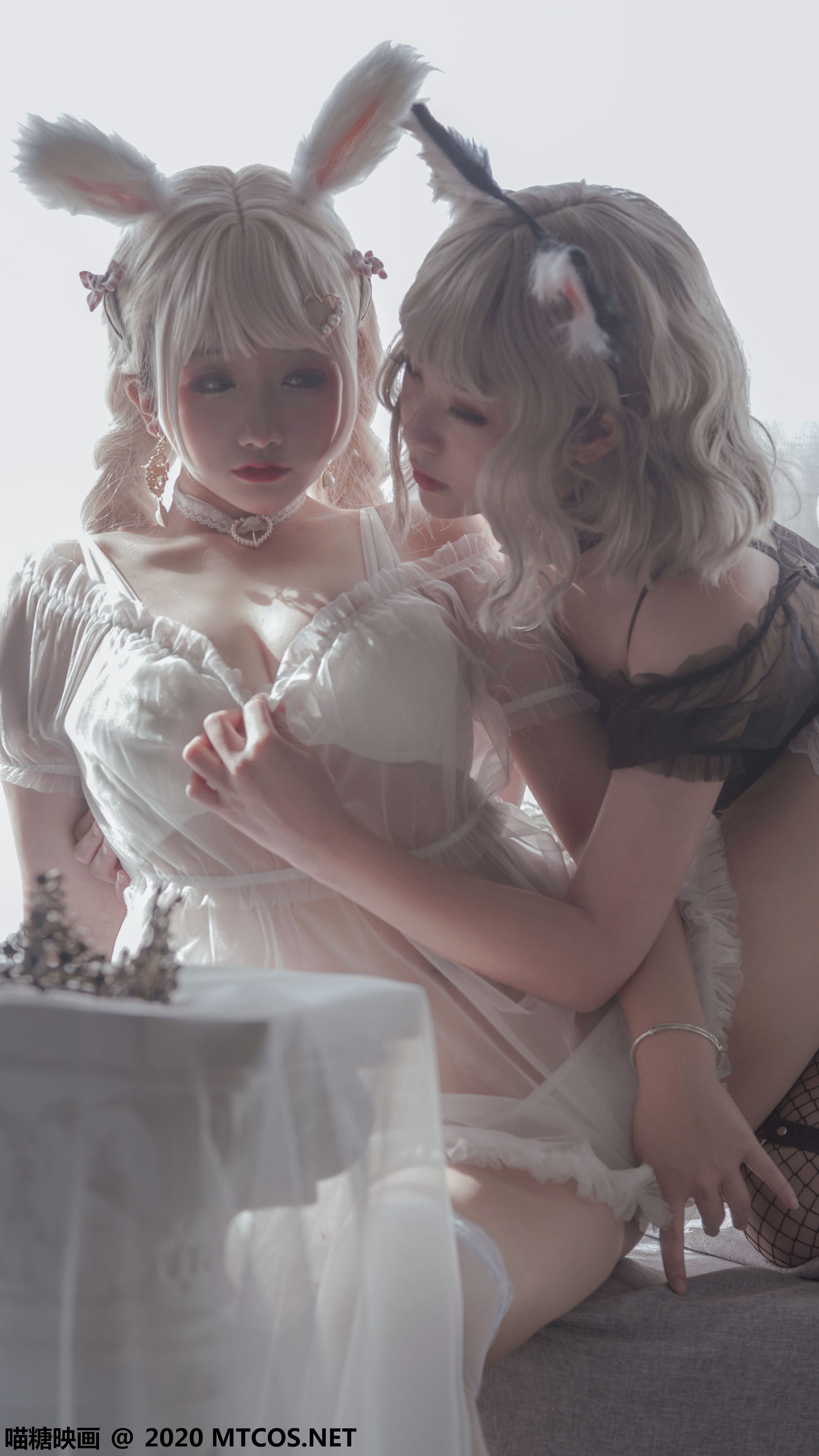 [糖] Vol.200 “Black Cat and White Rabbit” Photo Collection