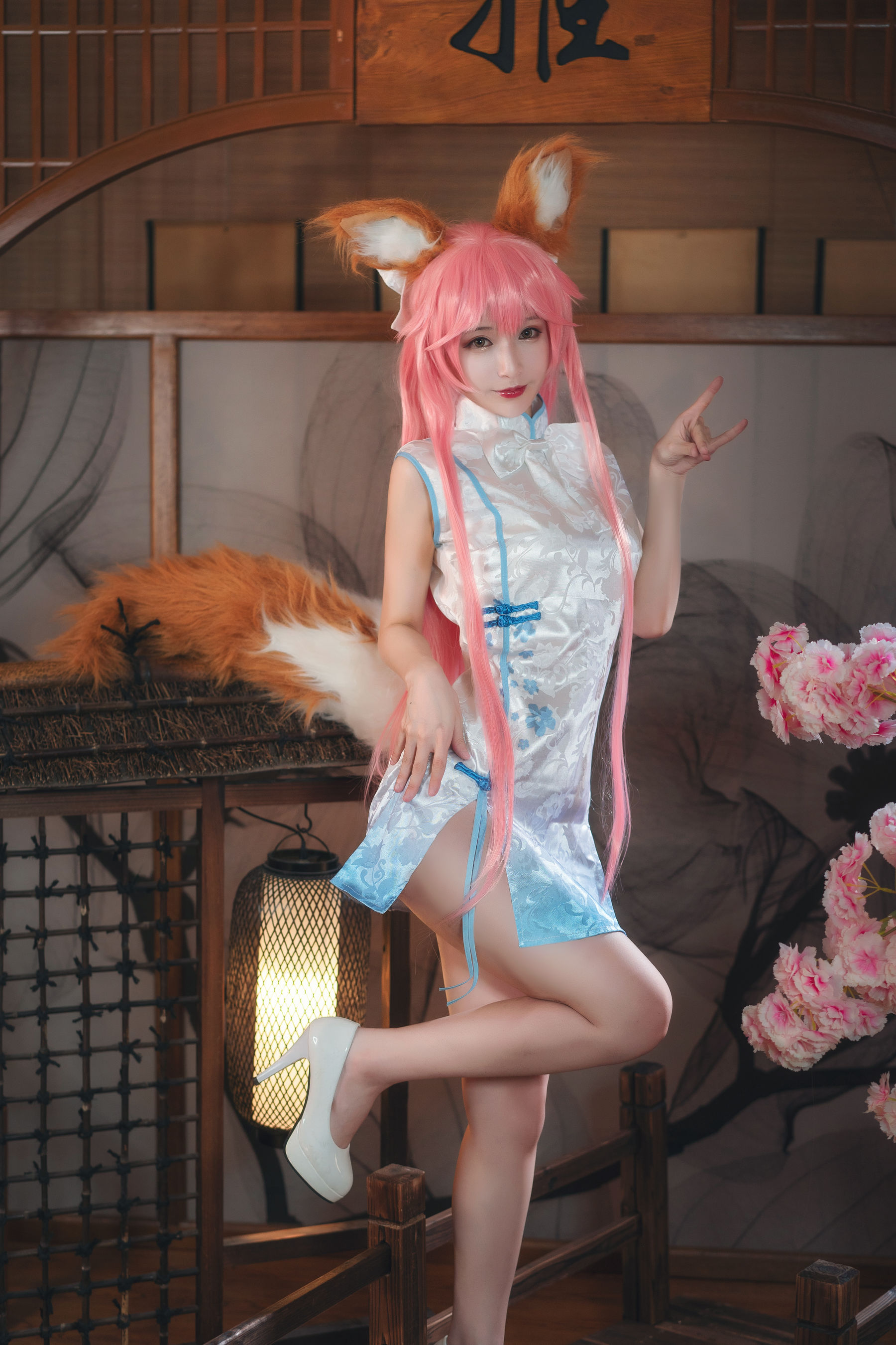 [COSPLAY] Anime blogger W Lilies Emperor W – small jade cheongsam photo set