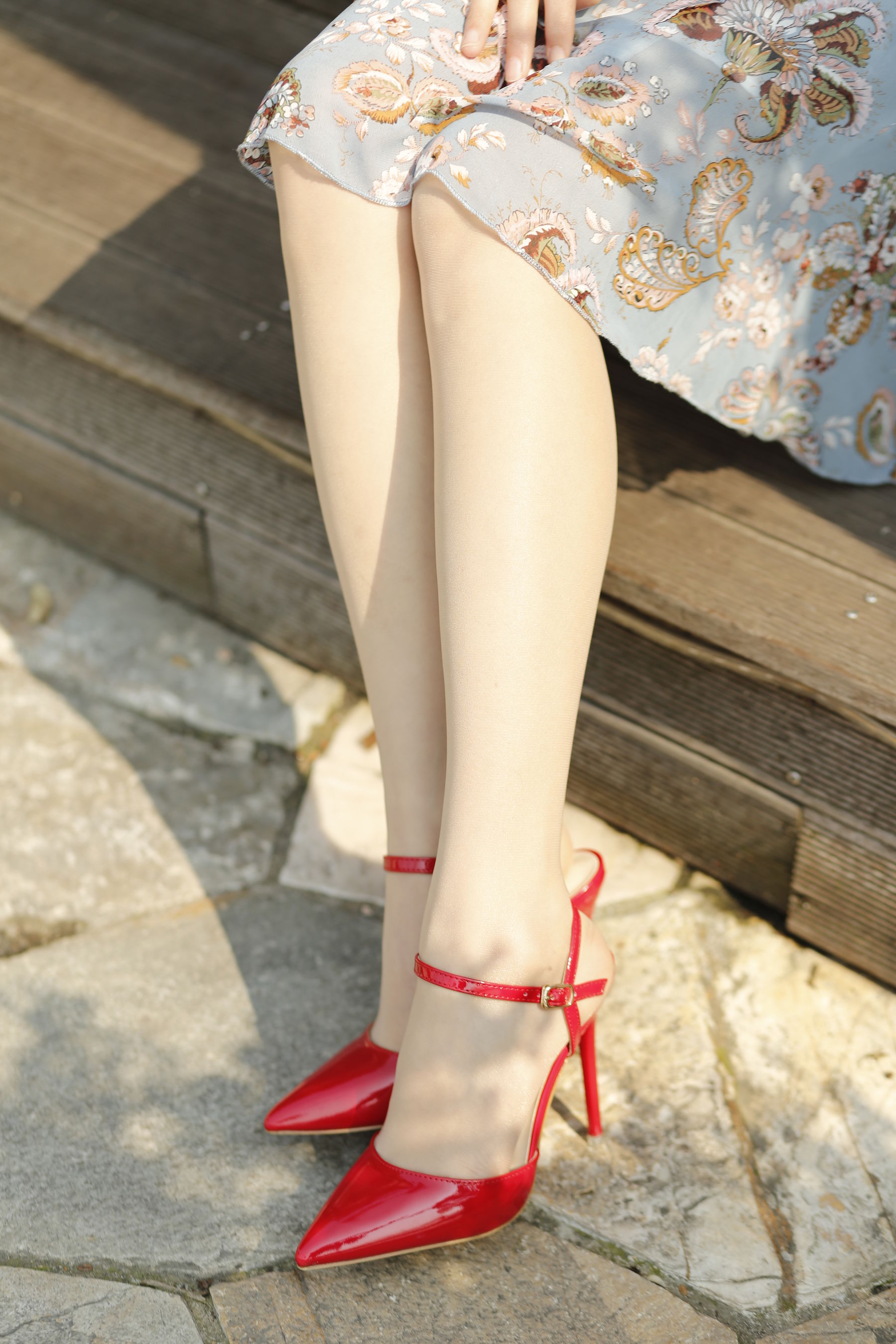 [Neis] No.070 Xiaomin – a word pointed red single shoes