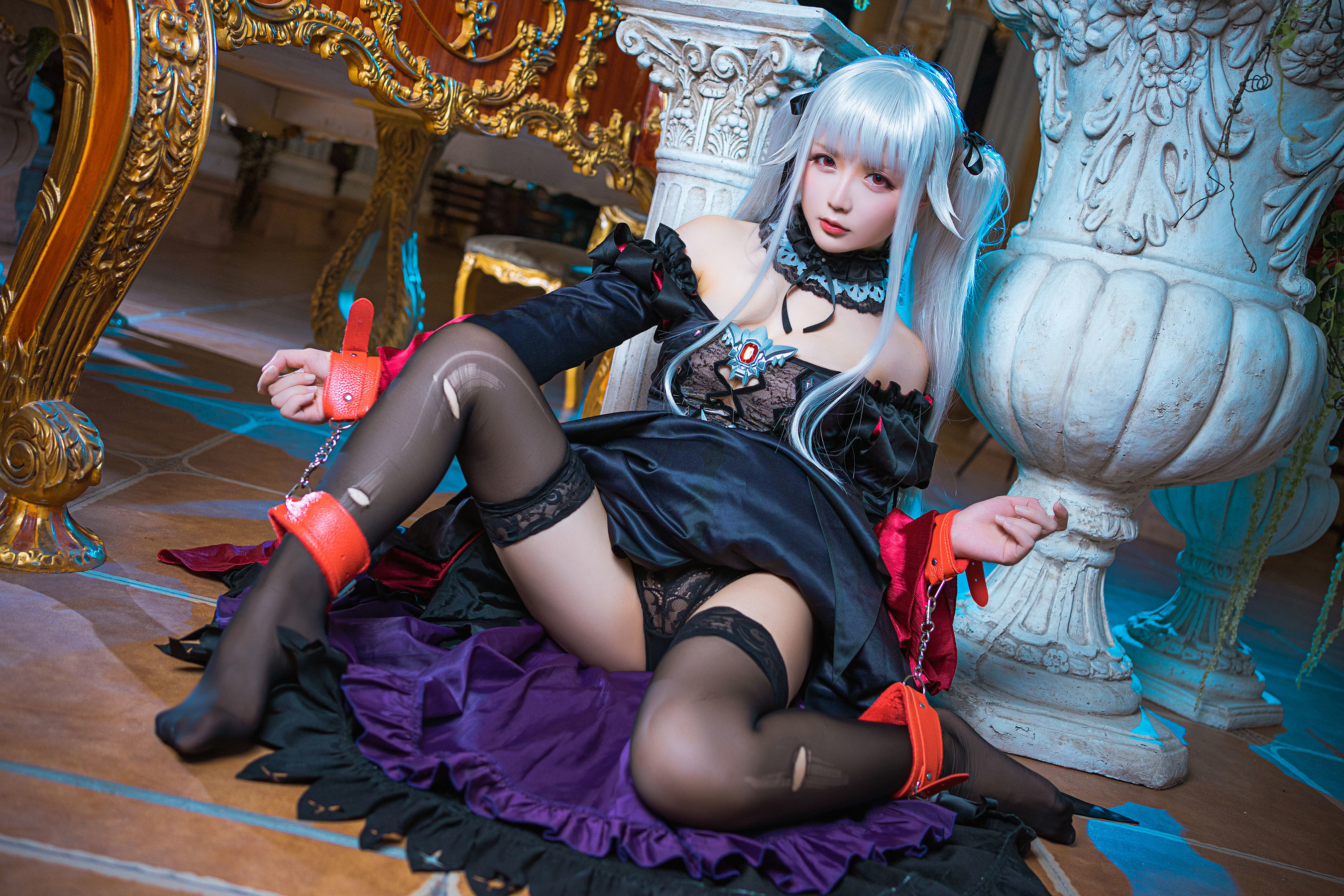 Coser Miss Star’s Late “Clarin Big Dress” photo set