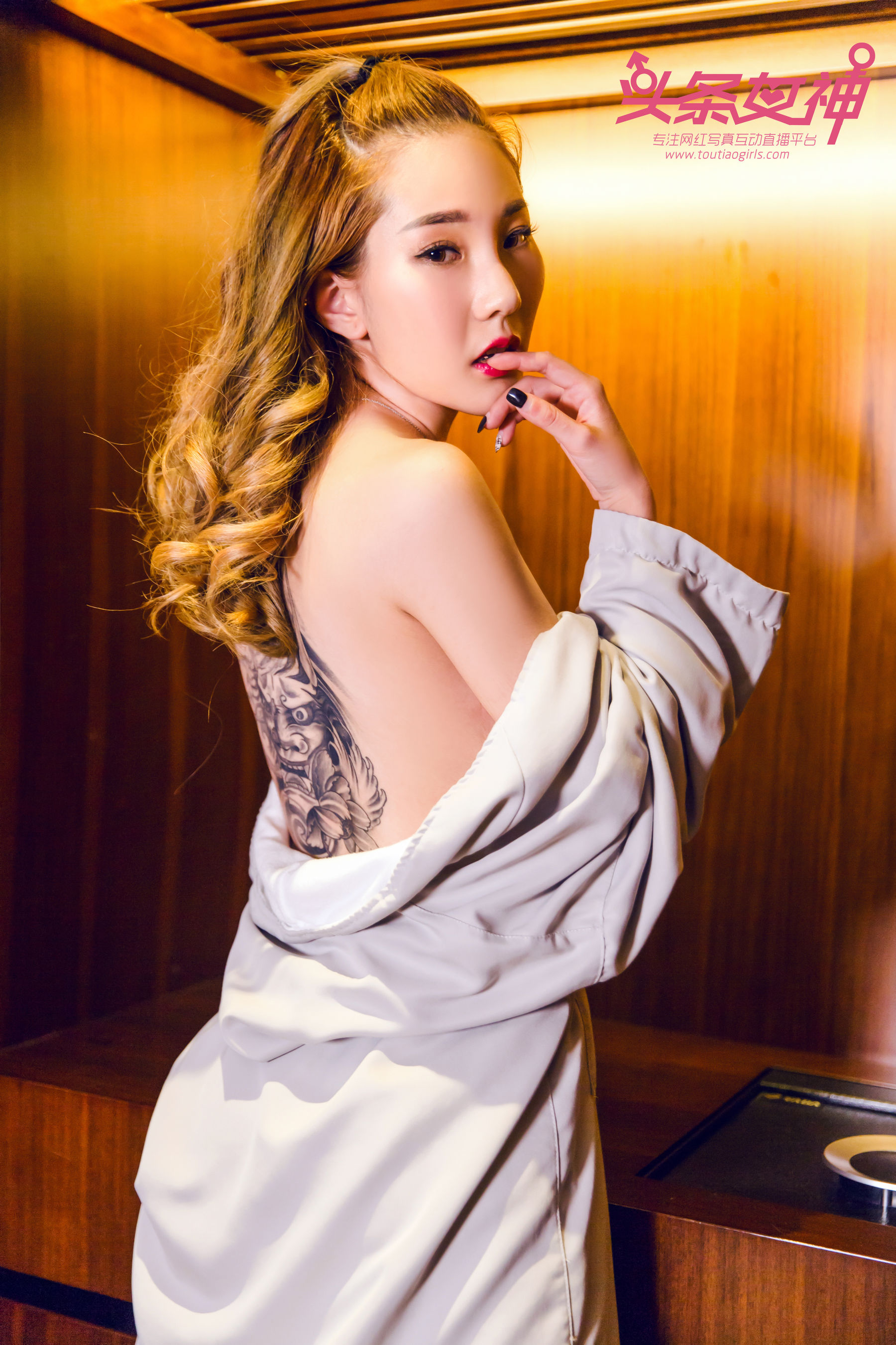 Mieko “Domineering Tattoo Big Brother’s Woman” [Headline Goddess Toutiaogirls] Photo Album