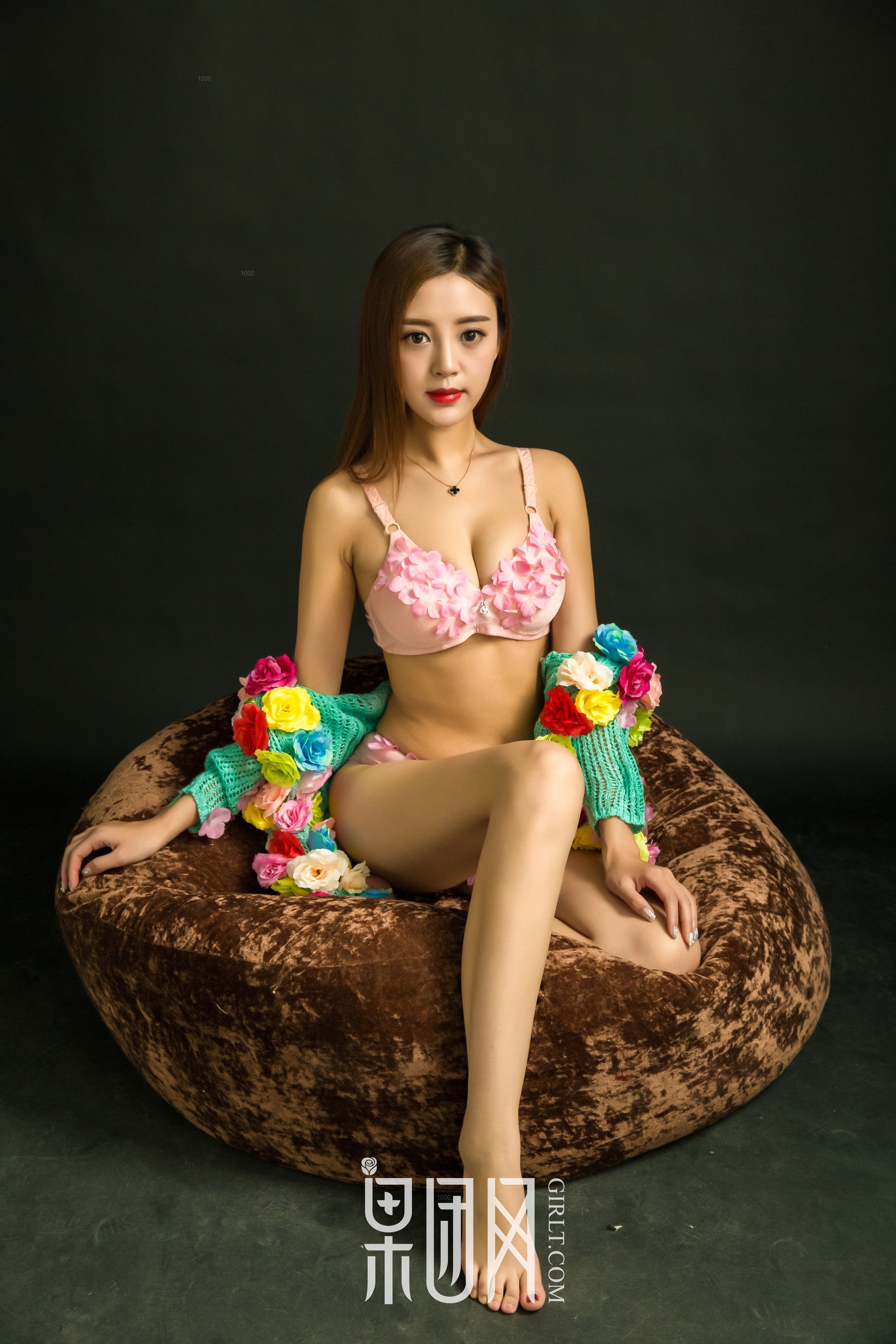 Trembling “Gentle Girl Honey Ball” [Guotuan.com Girlt] No.051 Photo Album