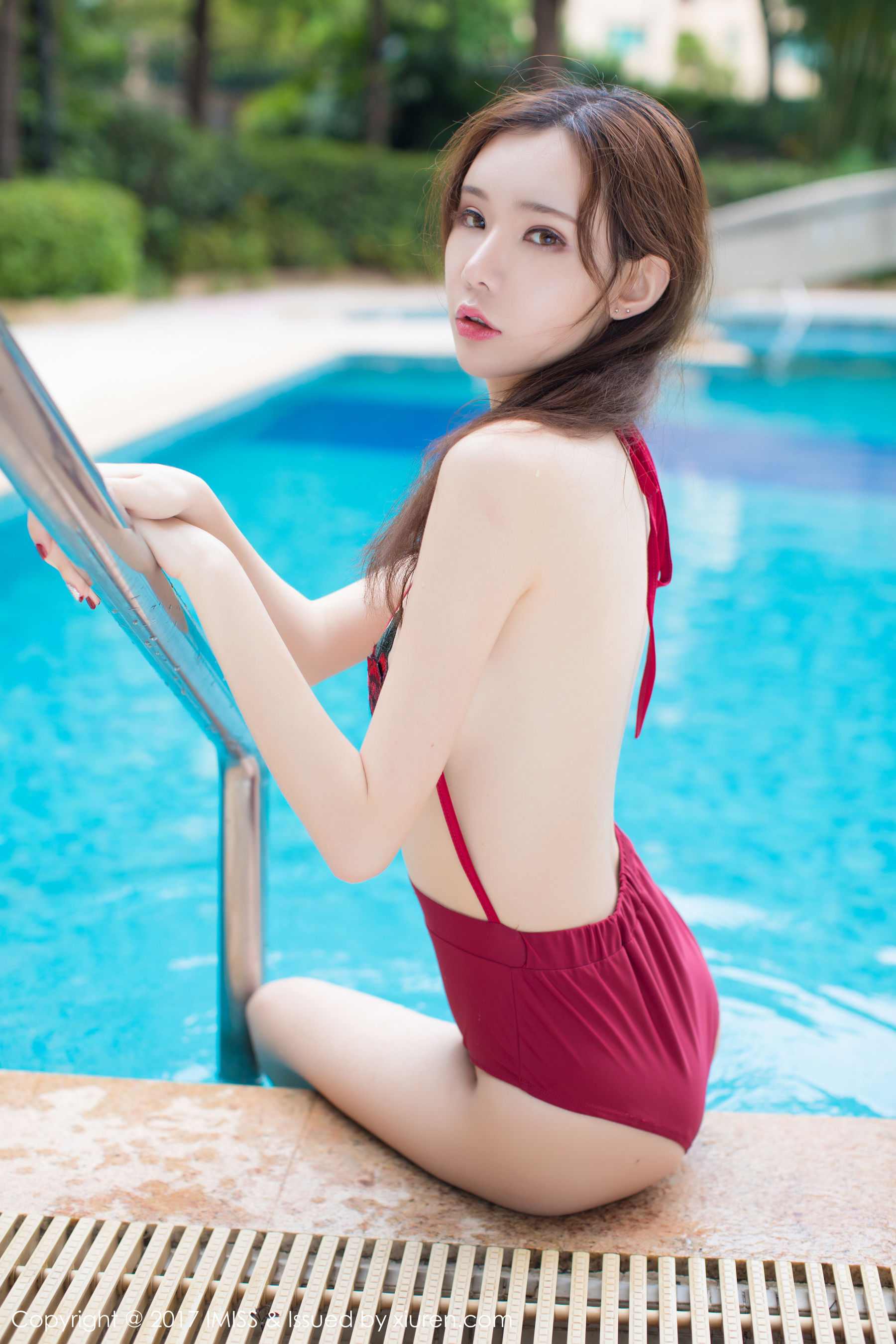 Meng Qiqi IRENE “Swimming Pool Delivery” [Love Honey IMISS] VOL.205 Photo Collection