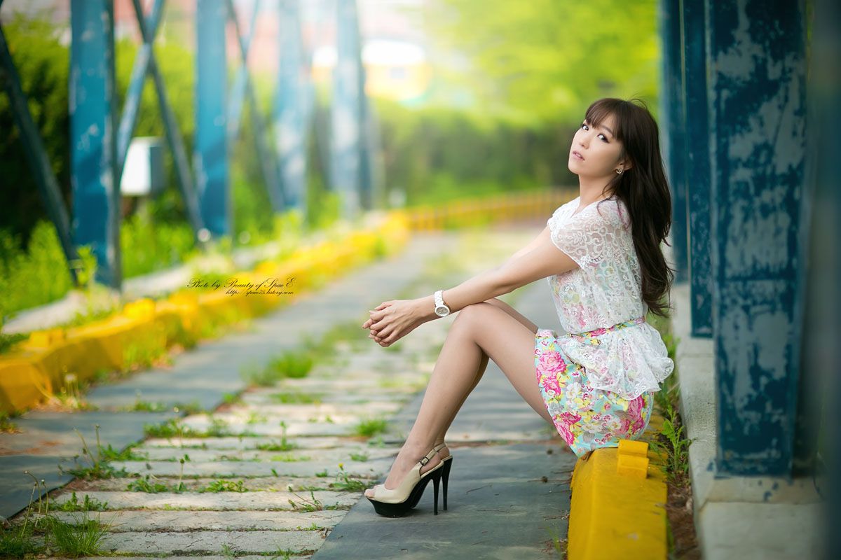 Li Enhui “Park Outside Skirt Series” Photo Album