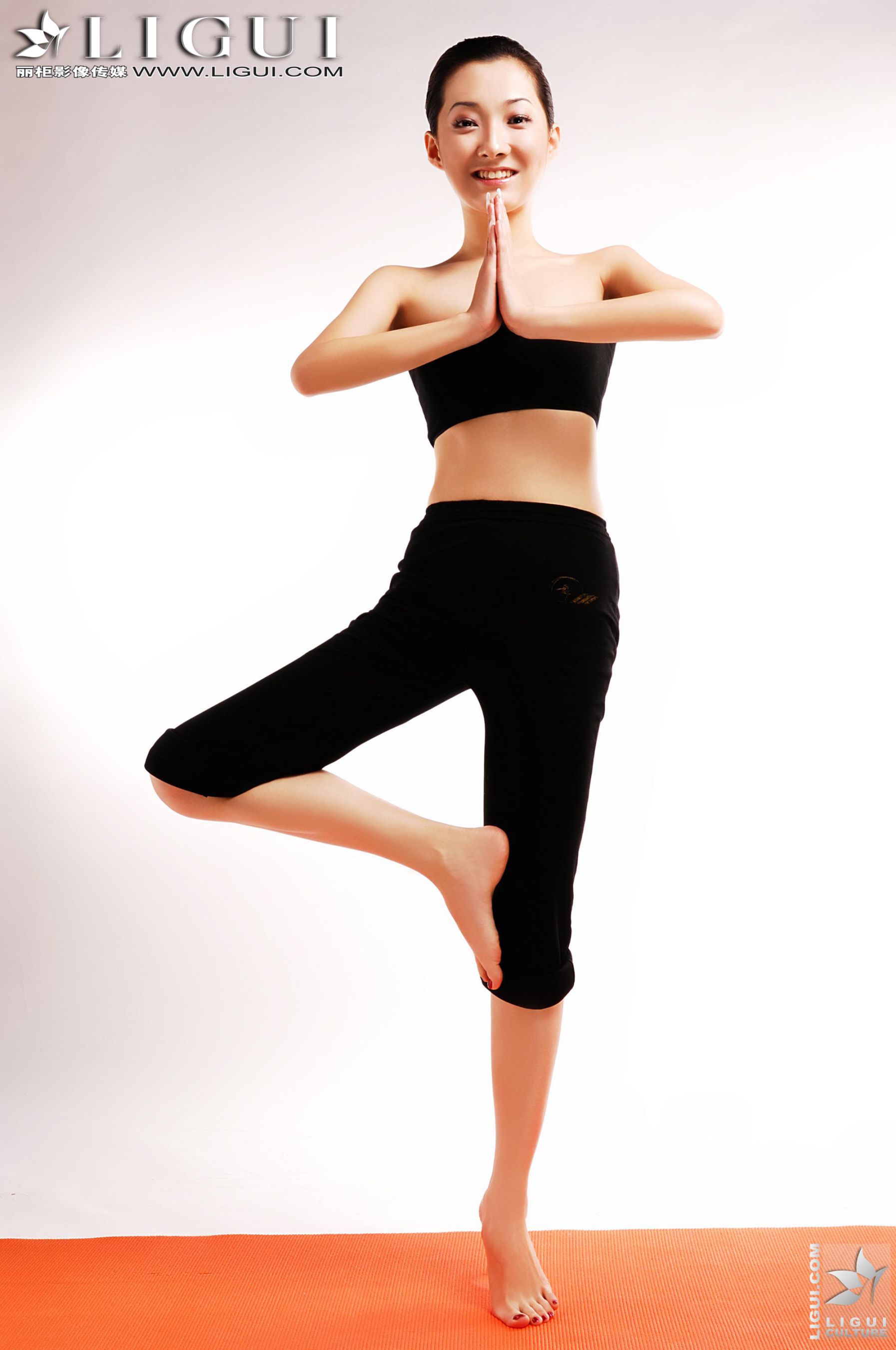 Model Kelly “Yoga Beauty” [柜 贵 足 LIGUI] Beautiful Leg Silk Foot Photo Picture