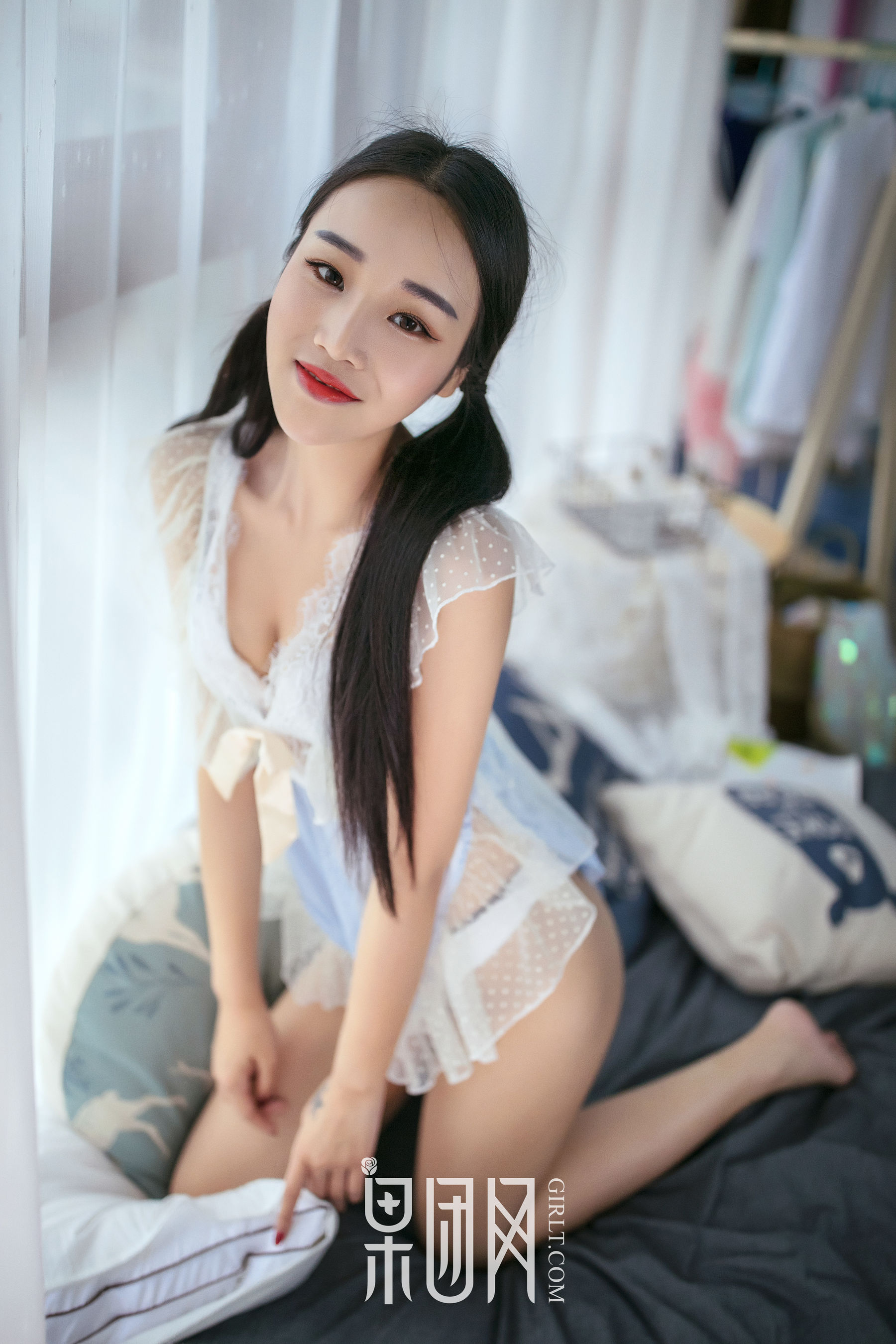 Lian Lian “The Eighteen Bans of the Infatuated Girl’s Boudoir! 
》 [Guotuan.com Girlt] NO.067 Photo Album