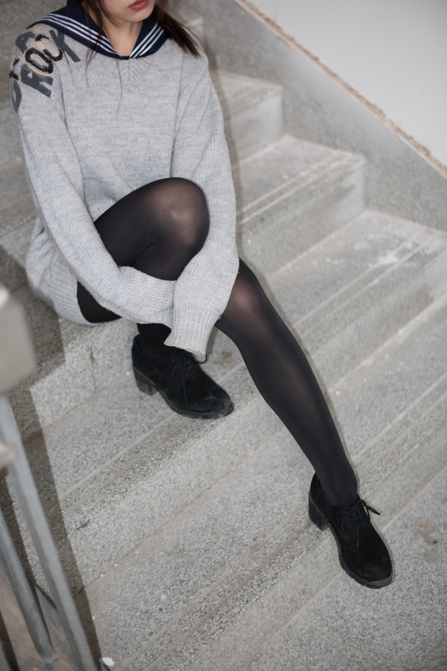 “The Black Silk Girl in the Staircase” (Senluo Foundation) BETA-007 Photo Album