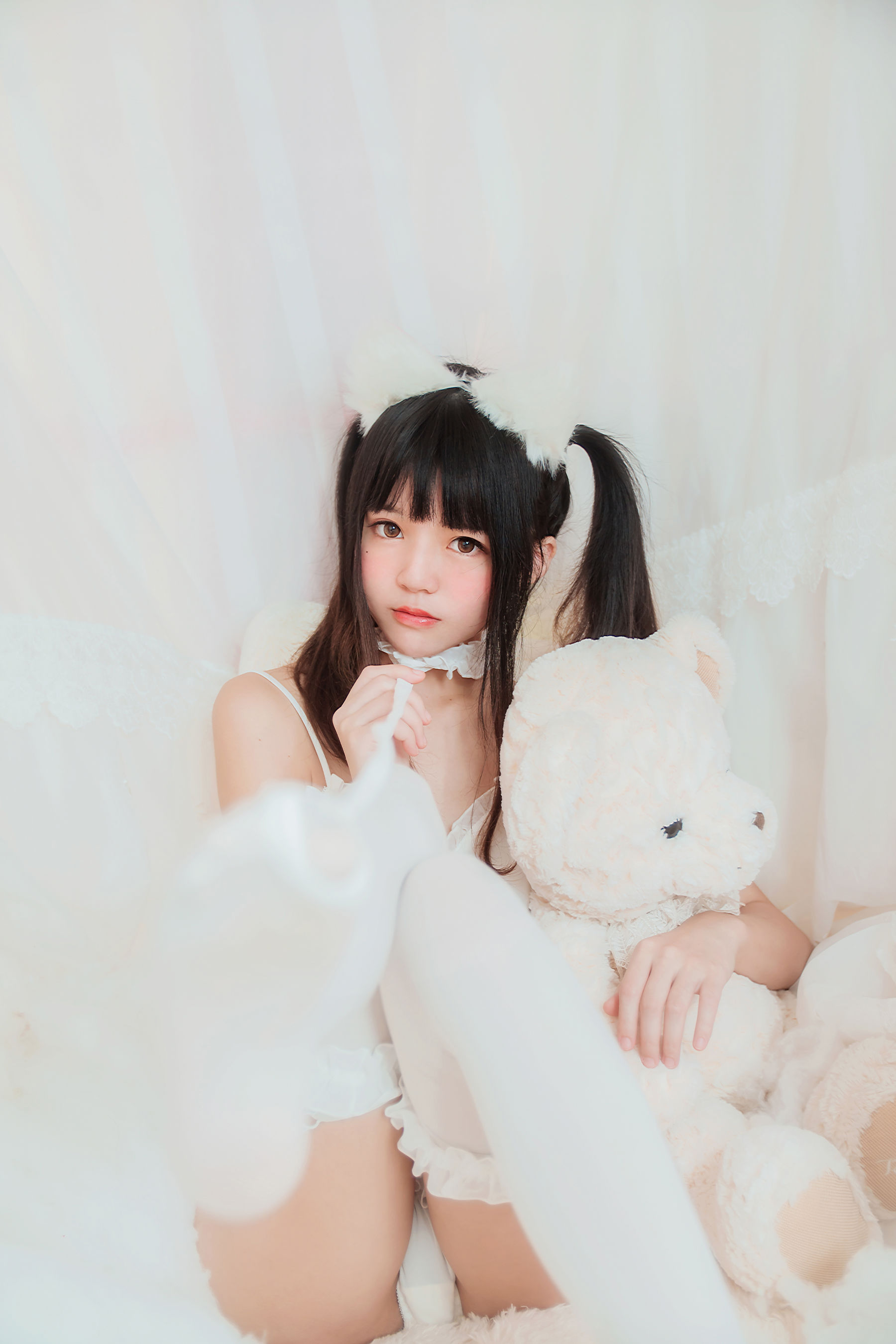 桜 桜 喵 “White Cat” [Loli COS] Photo Collection