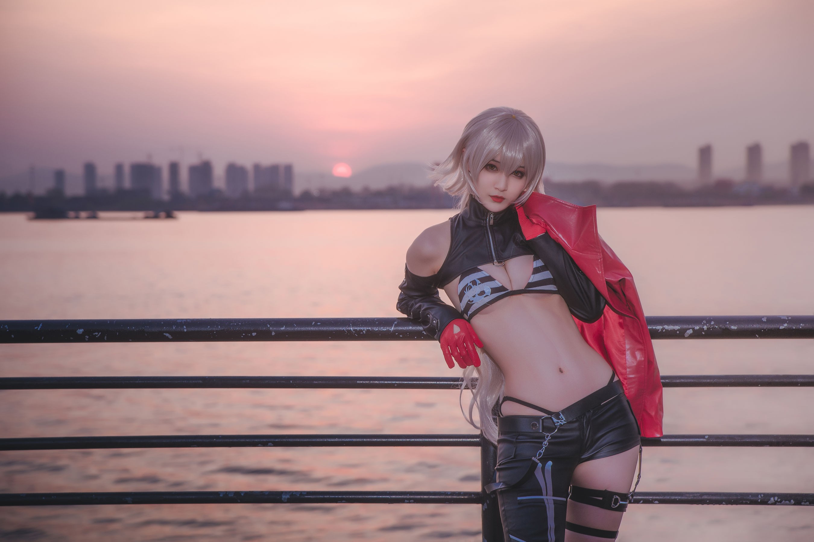 [COSPLAY] Ironboard Burning Dance W – Zhongshan Pier Black Double Double