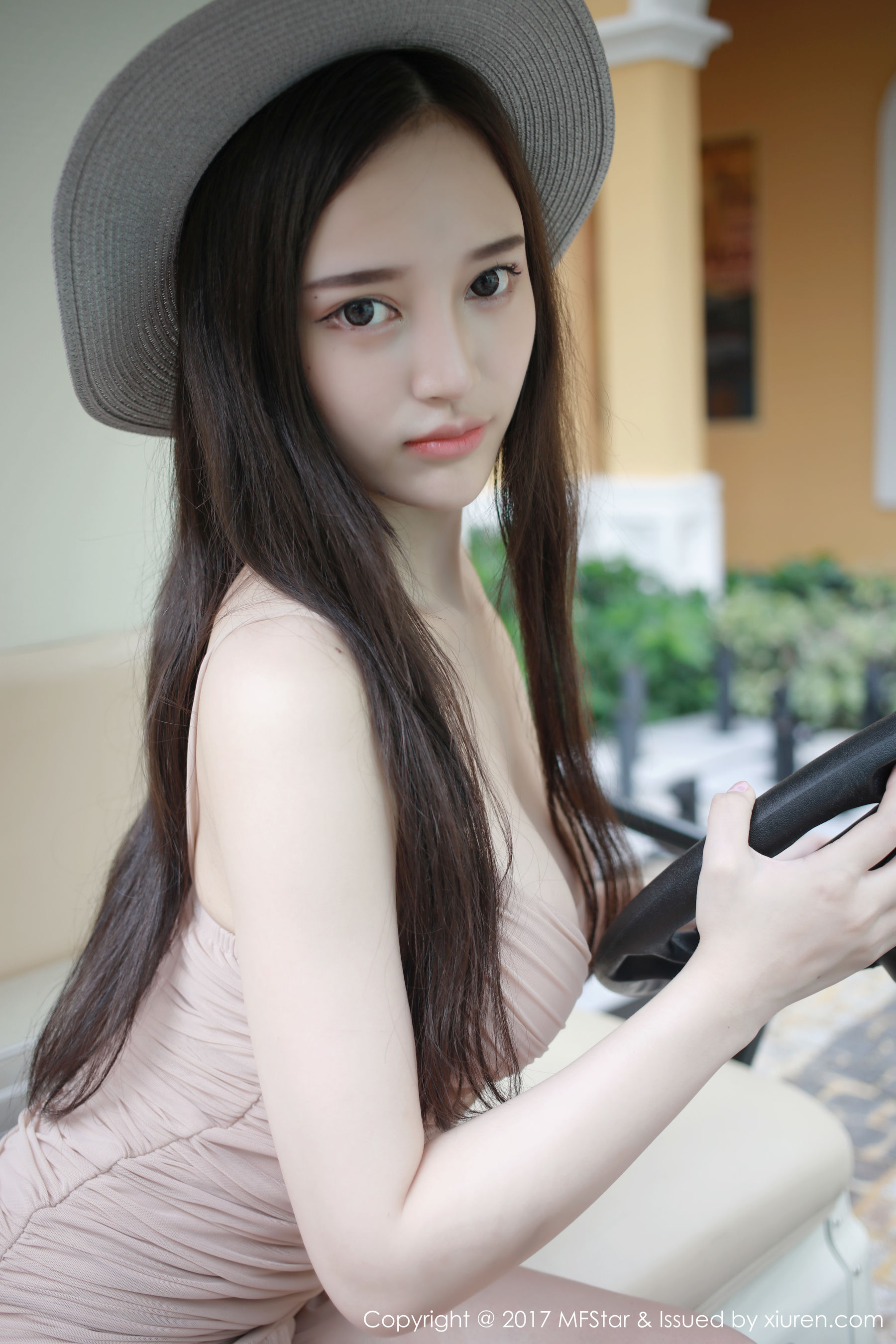 Tang Qier IL “Sexy Skirt and Open Passover” [Model College Mfstar] VOL.106 Photo Collection