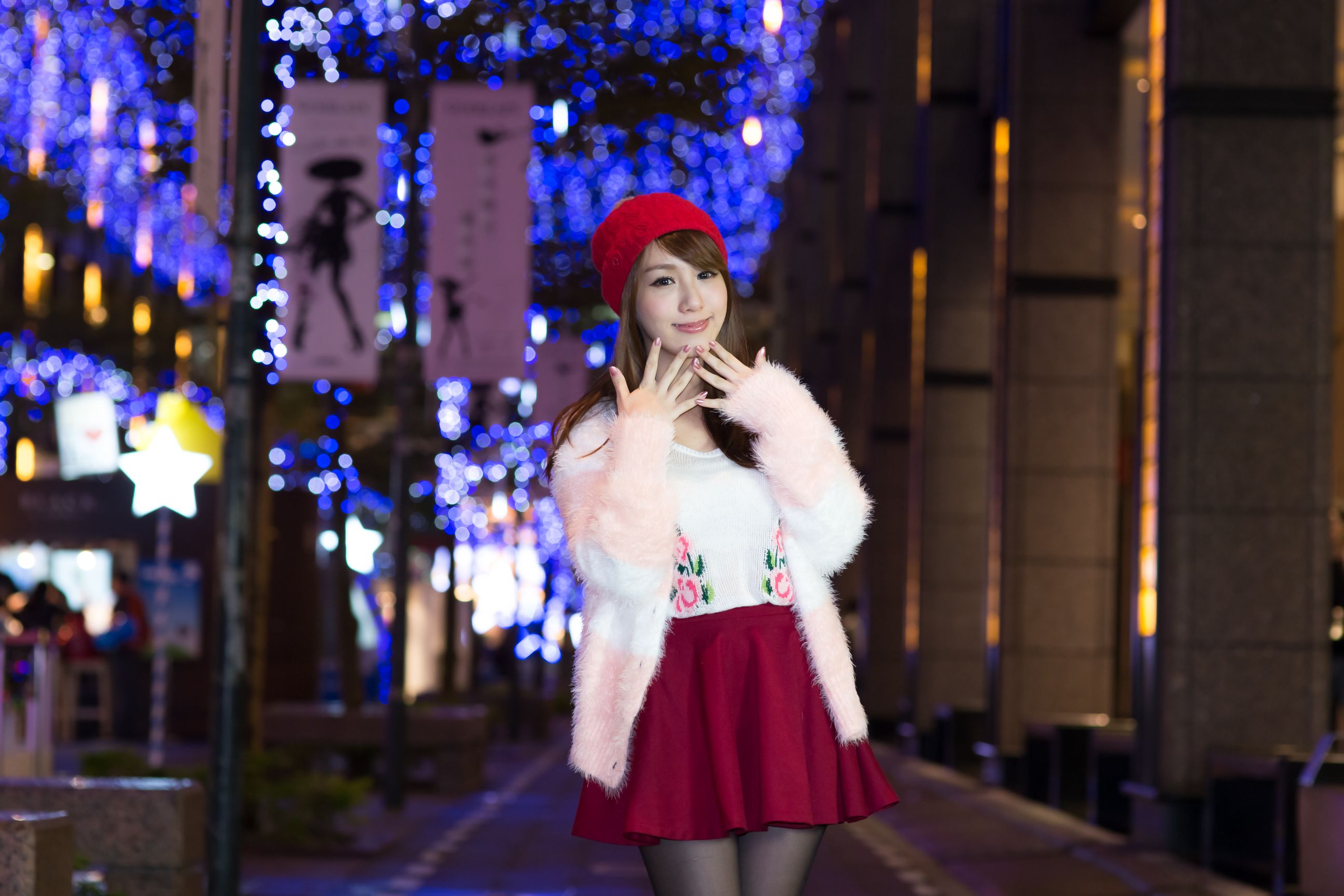 Taiwan Zhengmei Lu Xiaosushi / Lu Siying “Black Sile Night Take” photo set