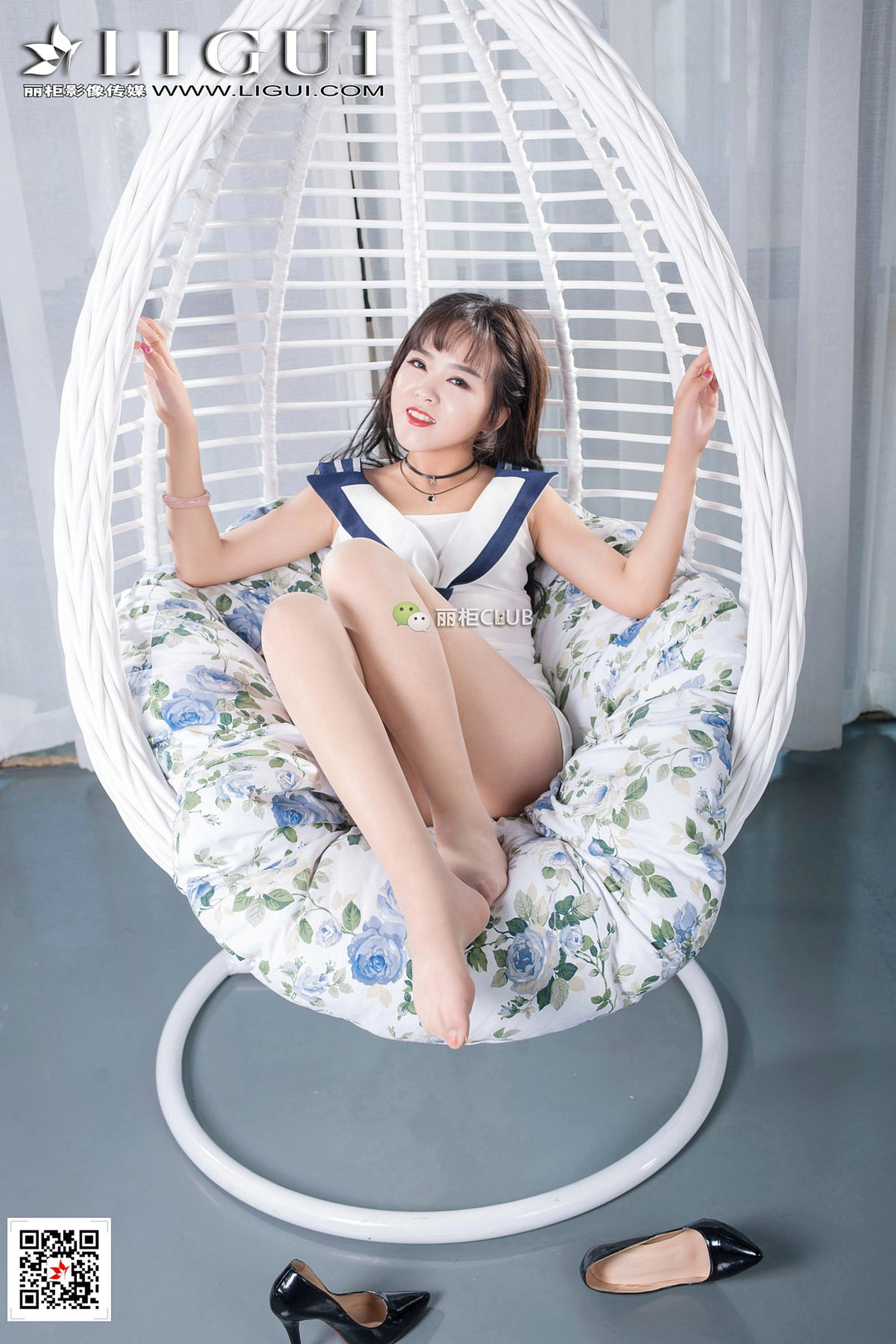 Model Liu Yue “Cradle Chair Silk Foot Beautiful Legs” [丽柜Ligui] Photo Album