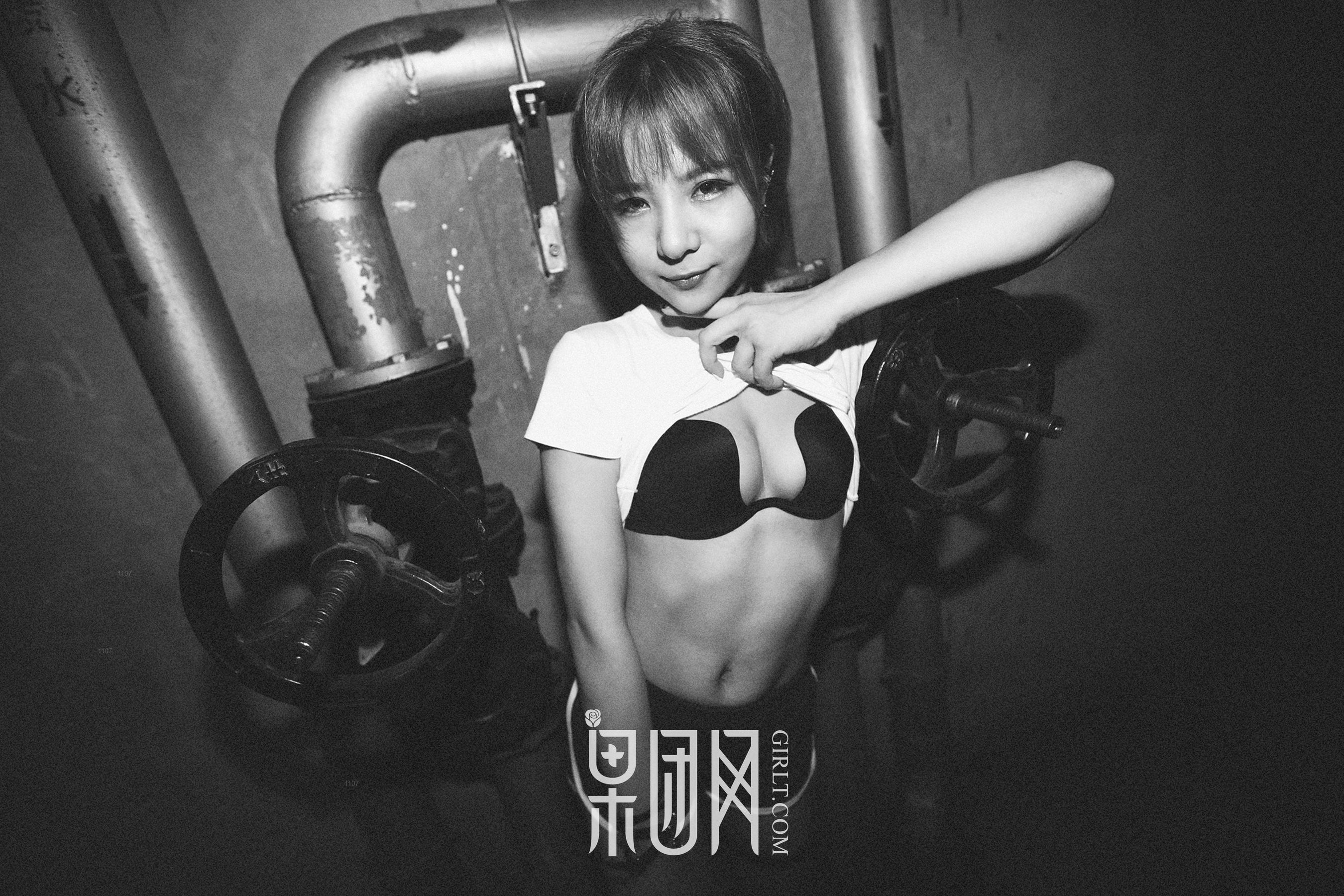 Muzi Xixixi “Cowboy’s Handsomeness, Lace’s Temptation” [Guotuan.com Girlt] NO.073 Photo Album