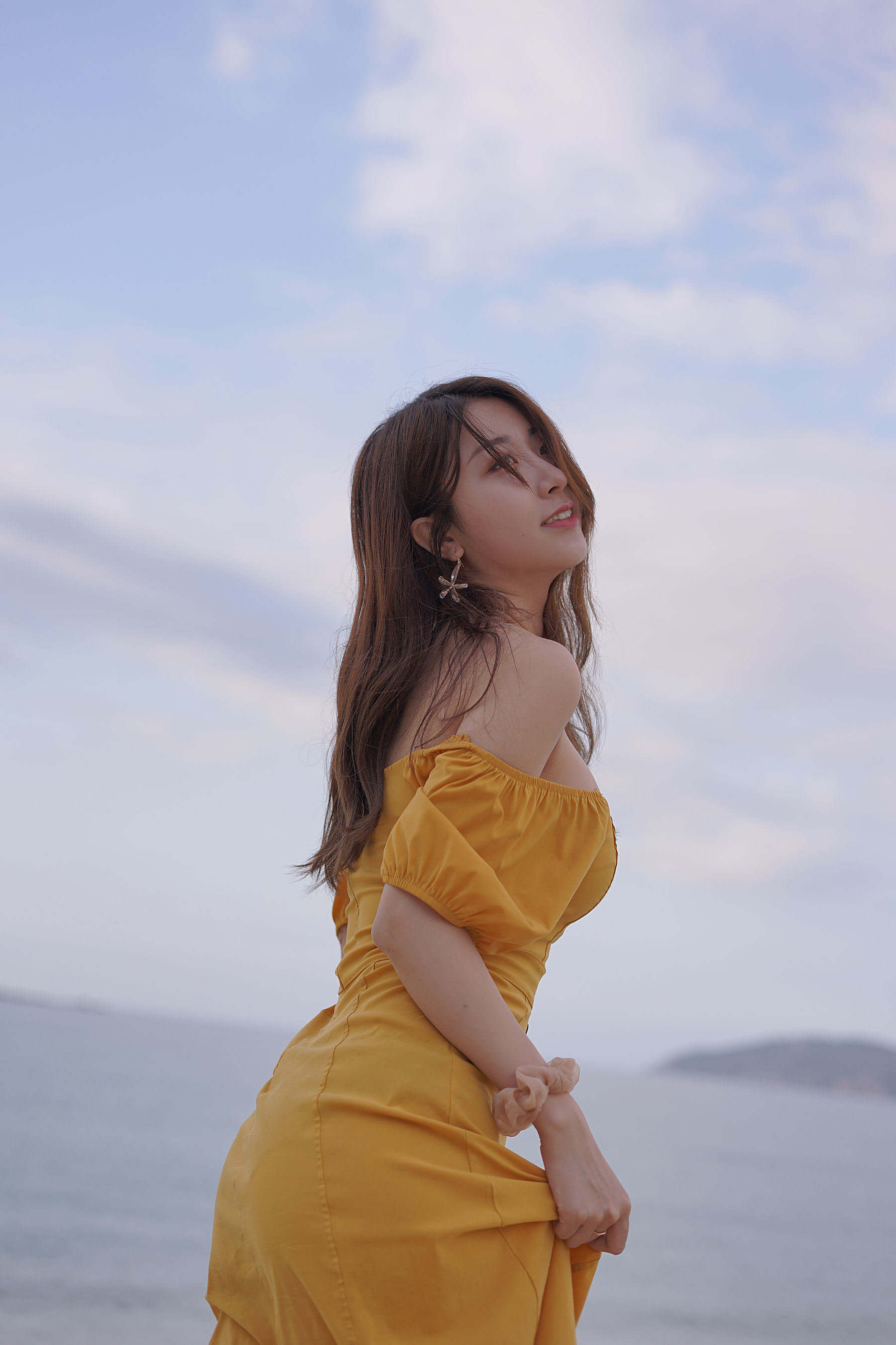 Popular Coser Holland “Island Tour Yellow Dress” Photo Collection