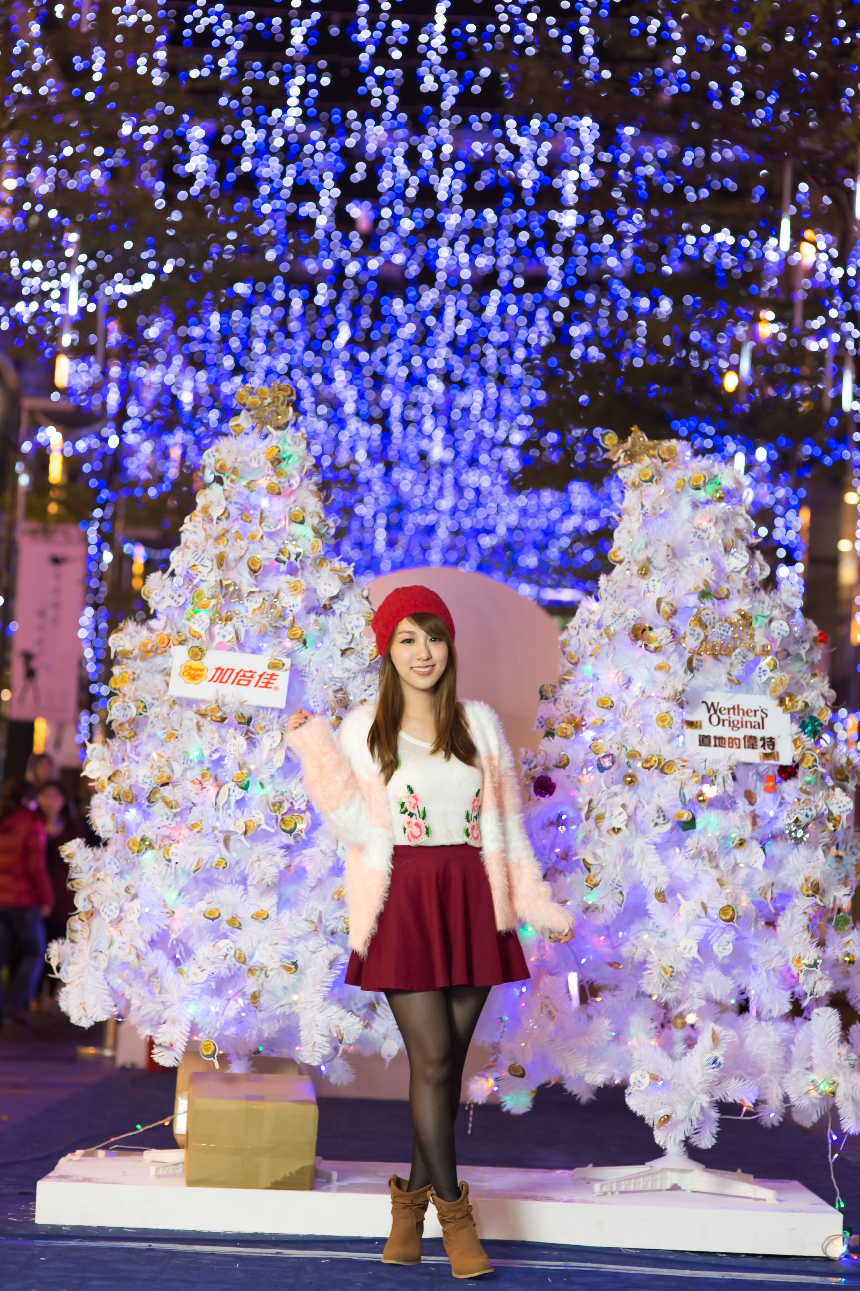 Taiwan Zhengmei Lu Xiaosushi / Lu Siying “Black Sile Night Take” photo set