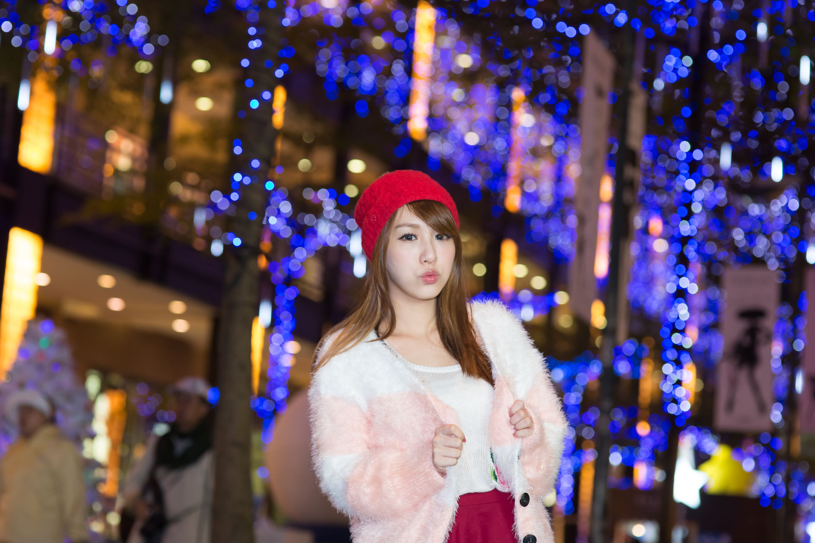 Taiwan Zhengmei Lu Xiaosushi / Lu Siying “Black Sile Night Take” photo set