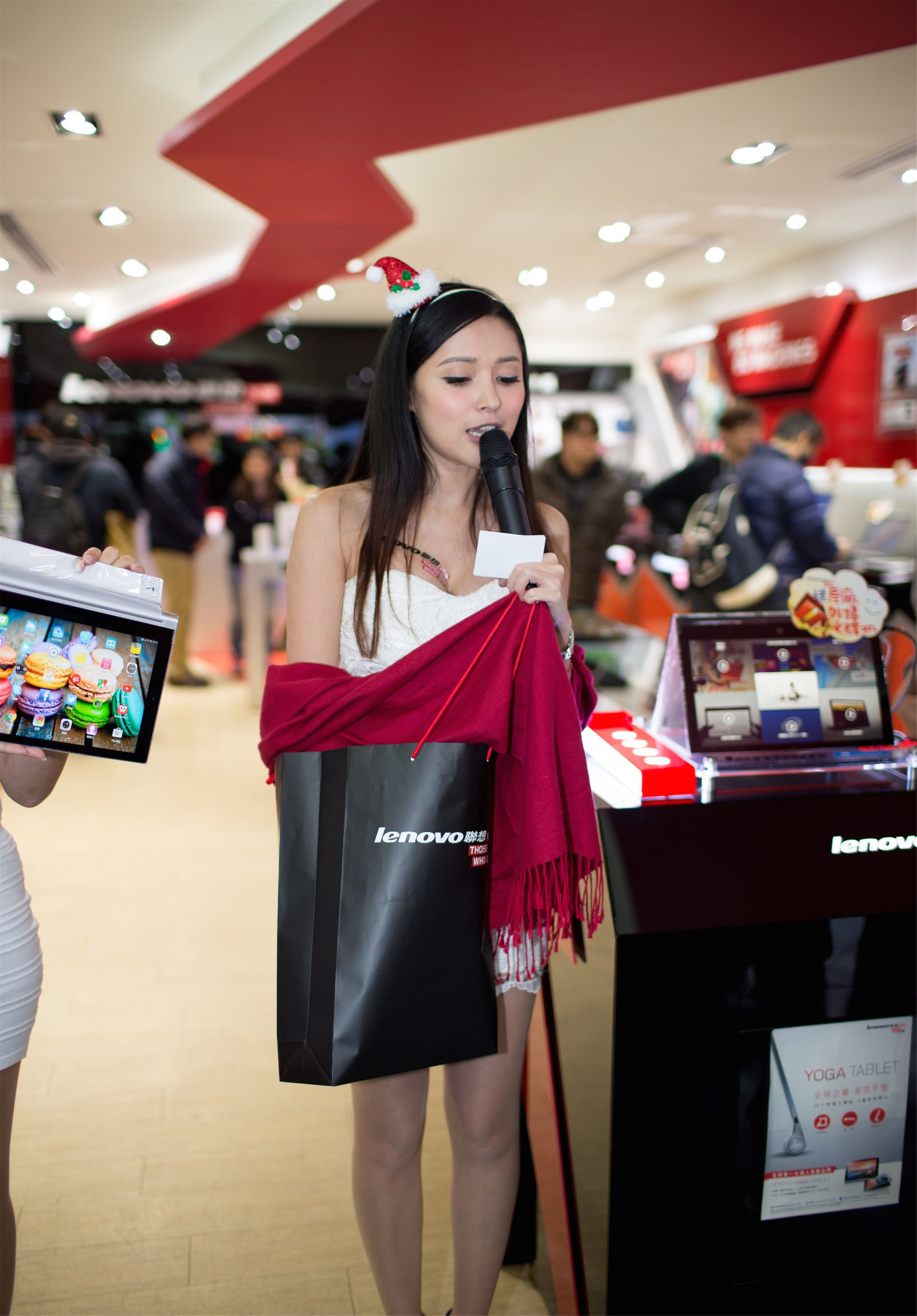 Du Kewei Avy “Taipei Guanghua Shopping Mall” Lenovo Counter Promoter Photo Collection