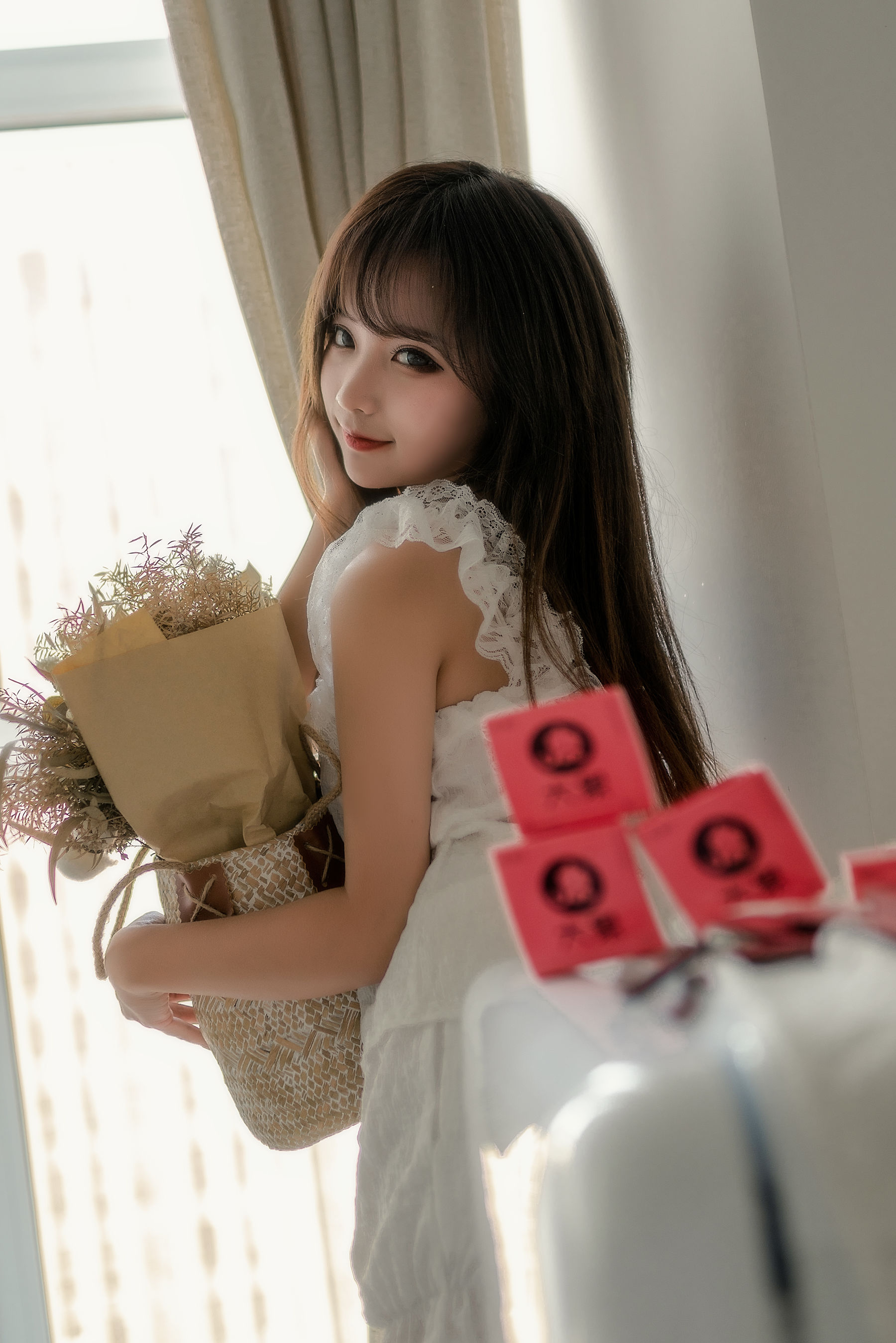 [COS welfare] 蠢 – 大 象 白 睡衣