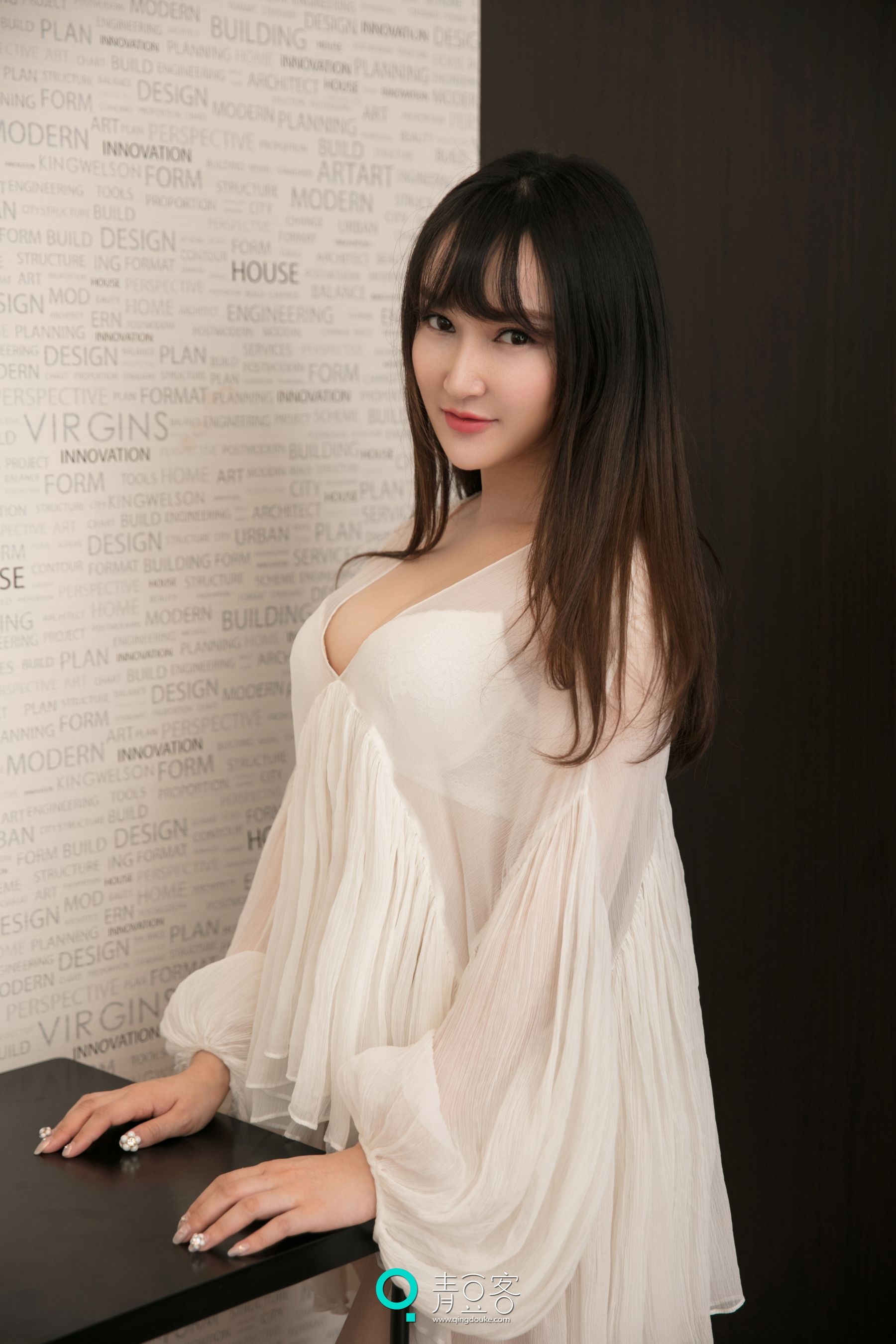 Wu Jiao “Perspective Dress + Maid + Underwear” [Aodouke] Photo Album