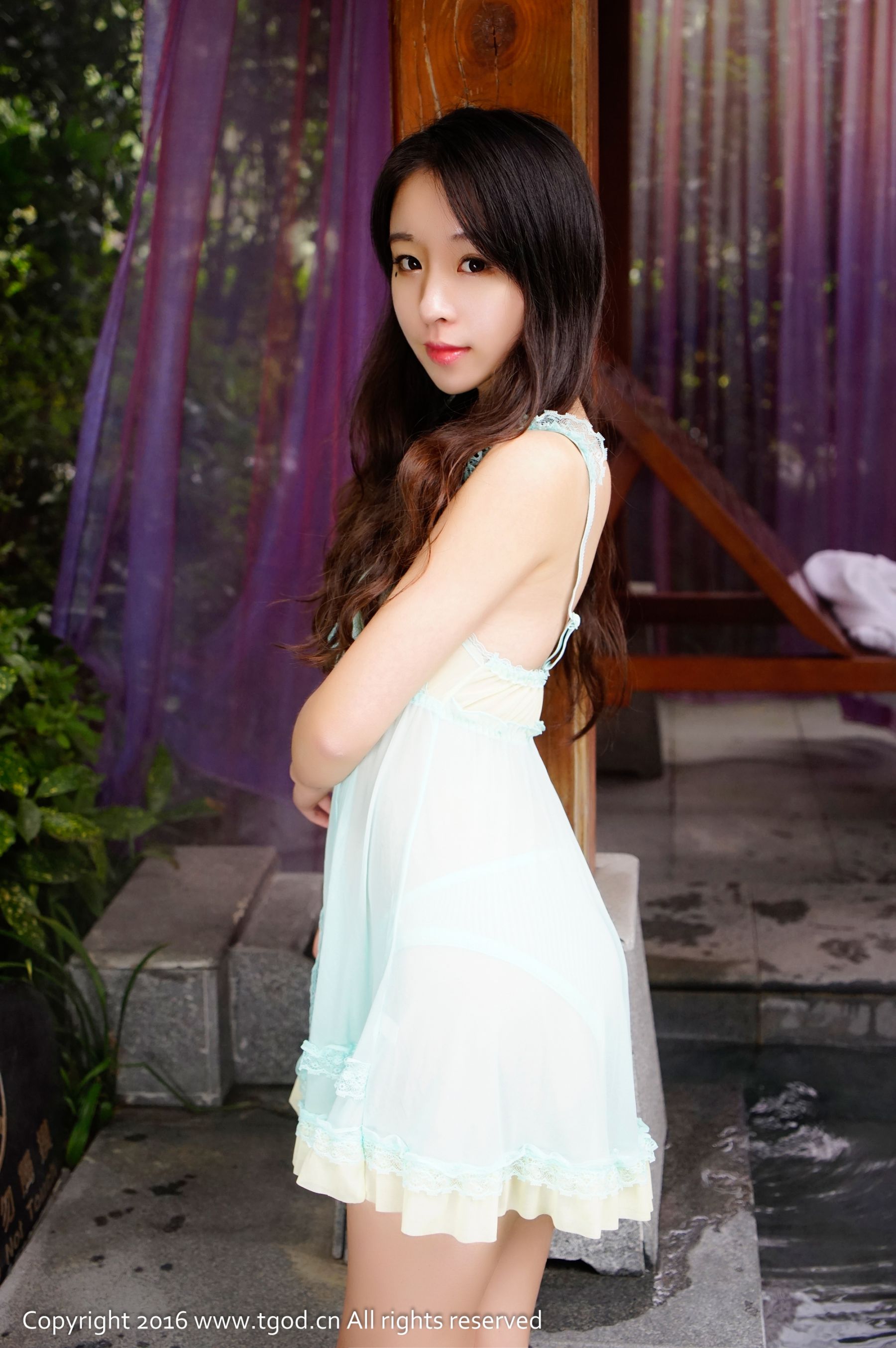 Zixuan Crystal “Skirt and Belly Pouch Large-scale Hot Spring Show” [Push Goddess TGOD] Photo Album