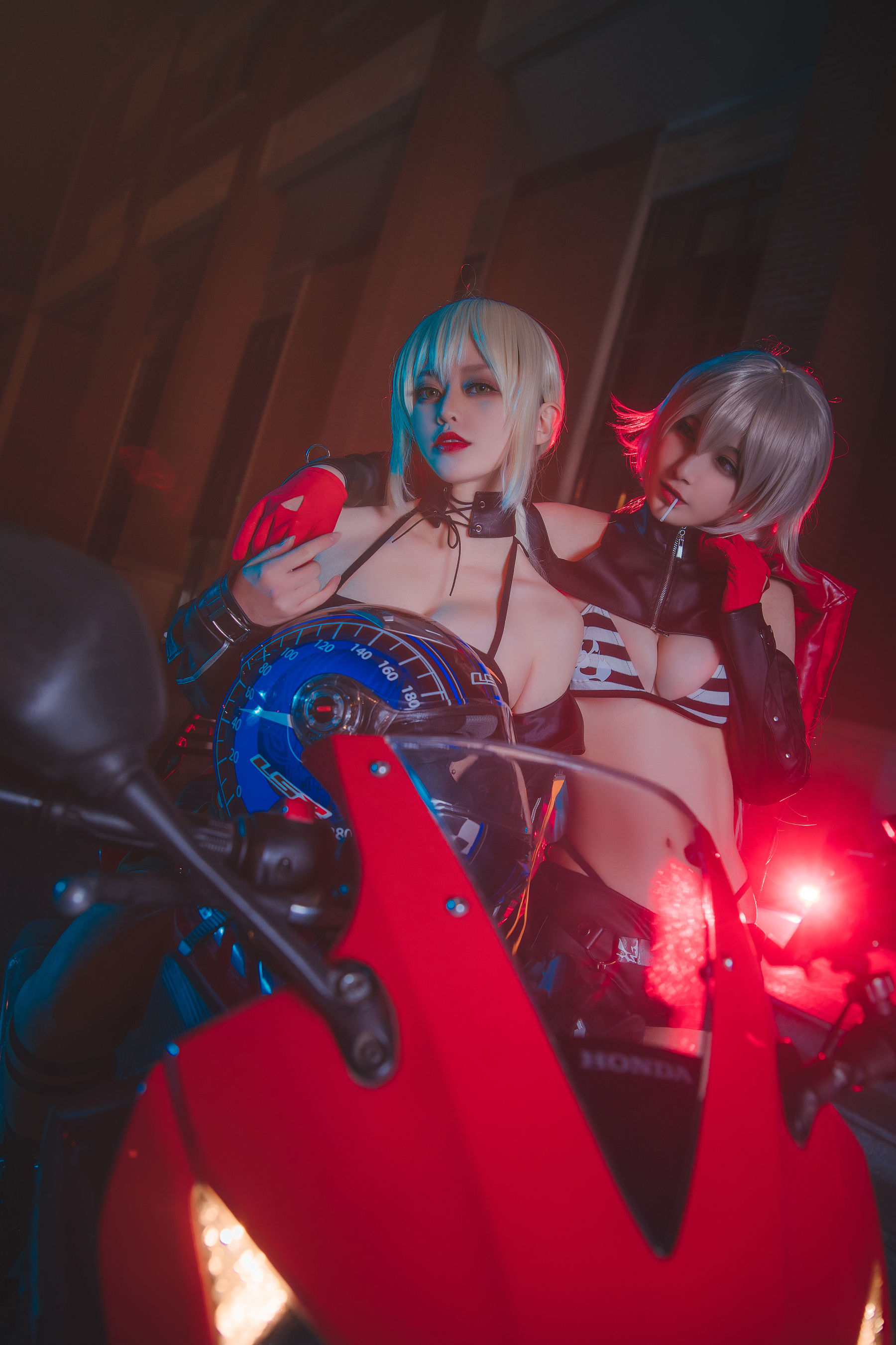 [COSPLAY] Ironboard Burning Dance W – Zhongshan Pier Black Double Double