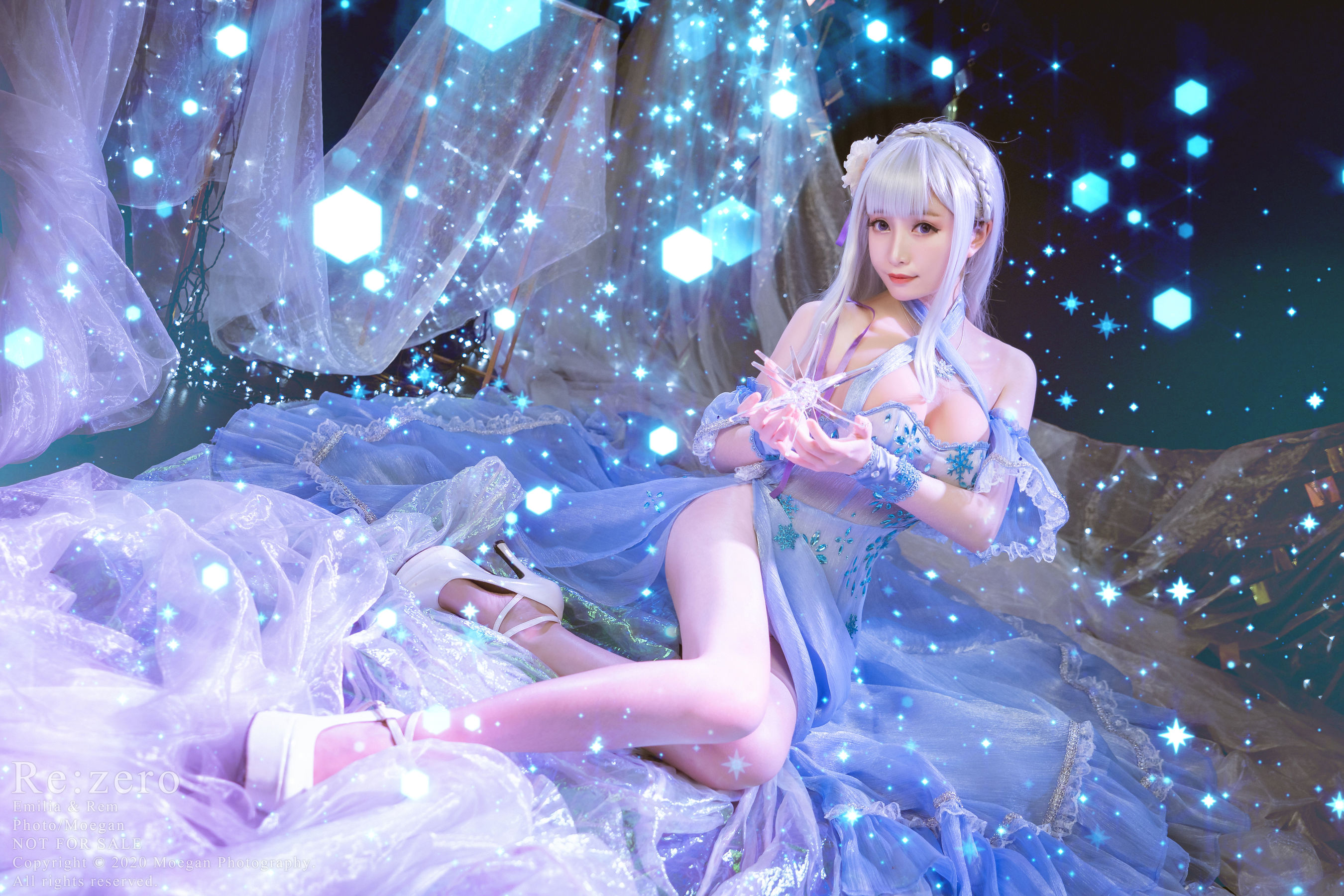 Miyana Mi & Zi Tao – Crystal Dress Photo Set