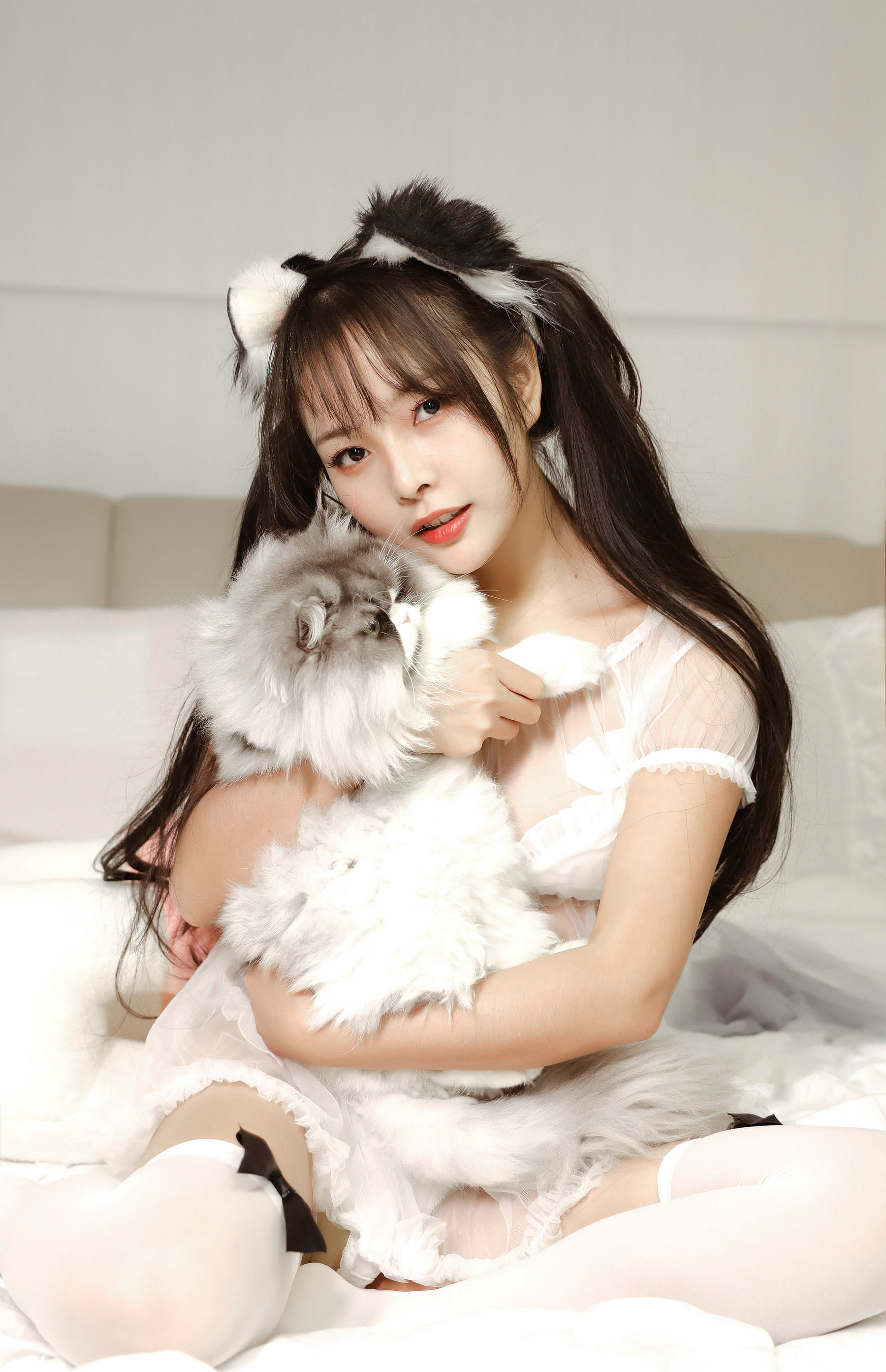 [COSPLAY] Su Yanzhen Auntie – White Cat Ear Decoration