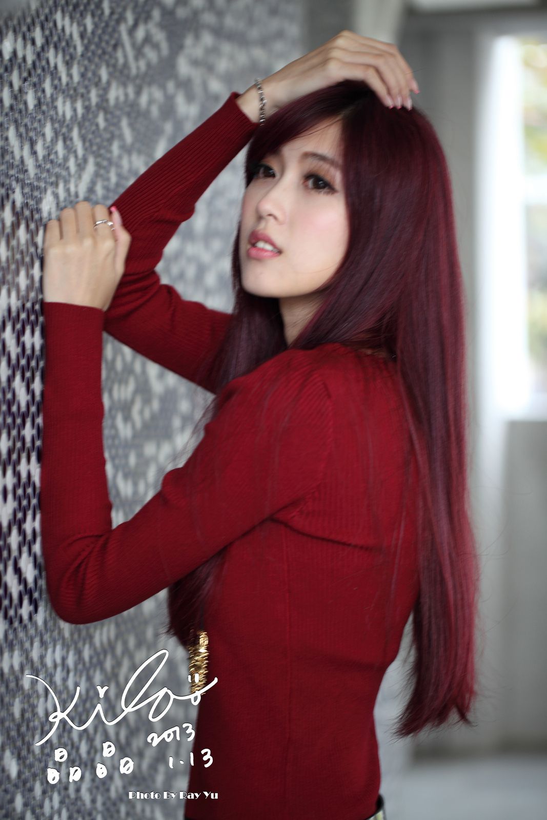 Jin Yunji / KILA Crystal “Black Sack Skirt Street” Photo Album