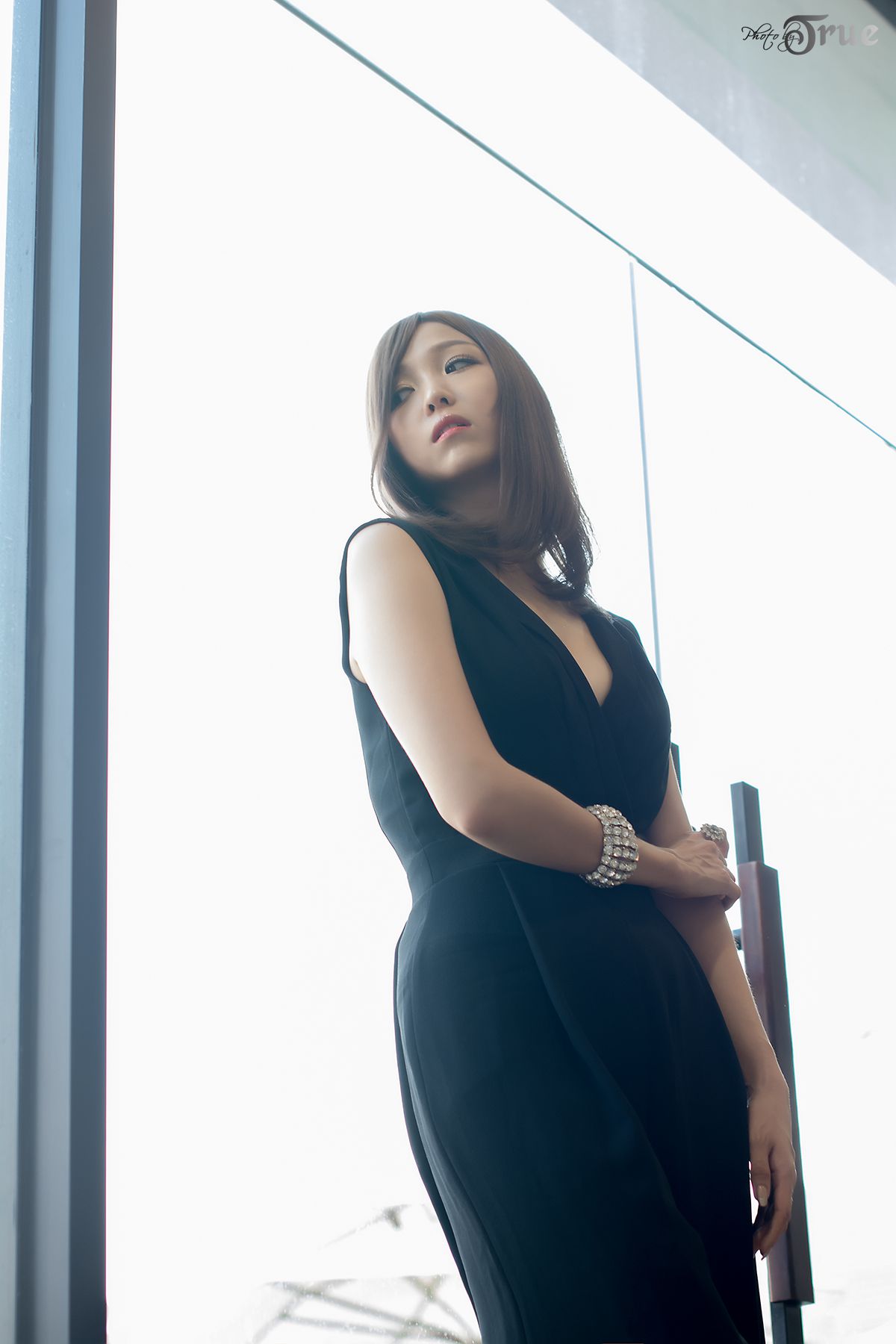 Li Renhui (Li Enhui) “Elegant Quality Goddess in the Office” photo collection