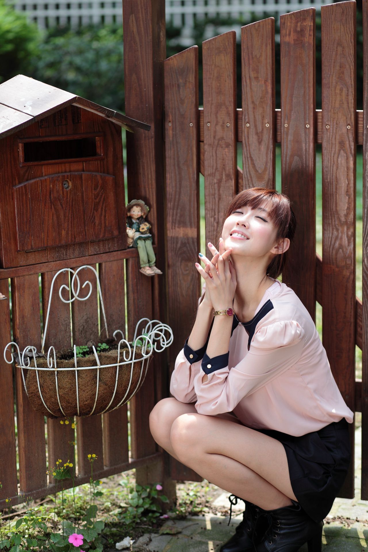 KILA Crystalline / Jin Yunji “2 groups of overshirt street shoot” photo set