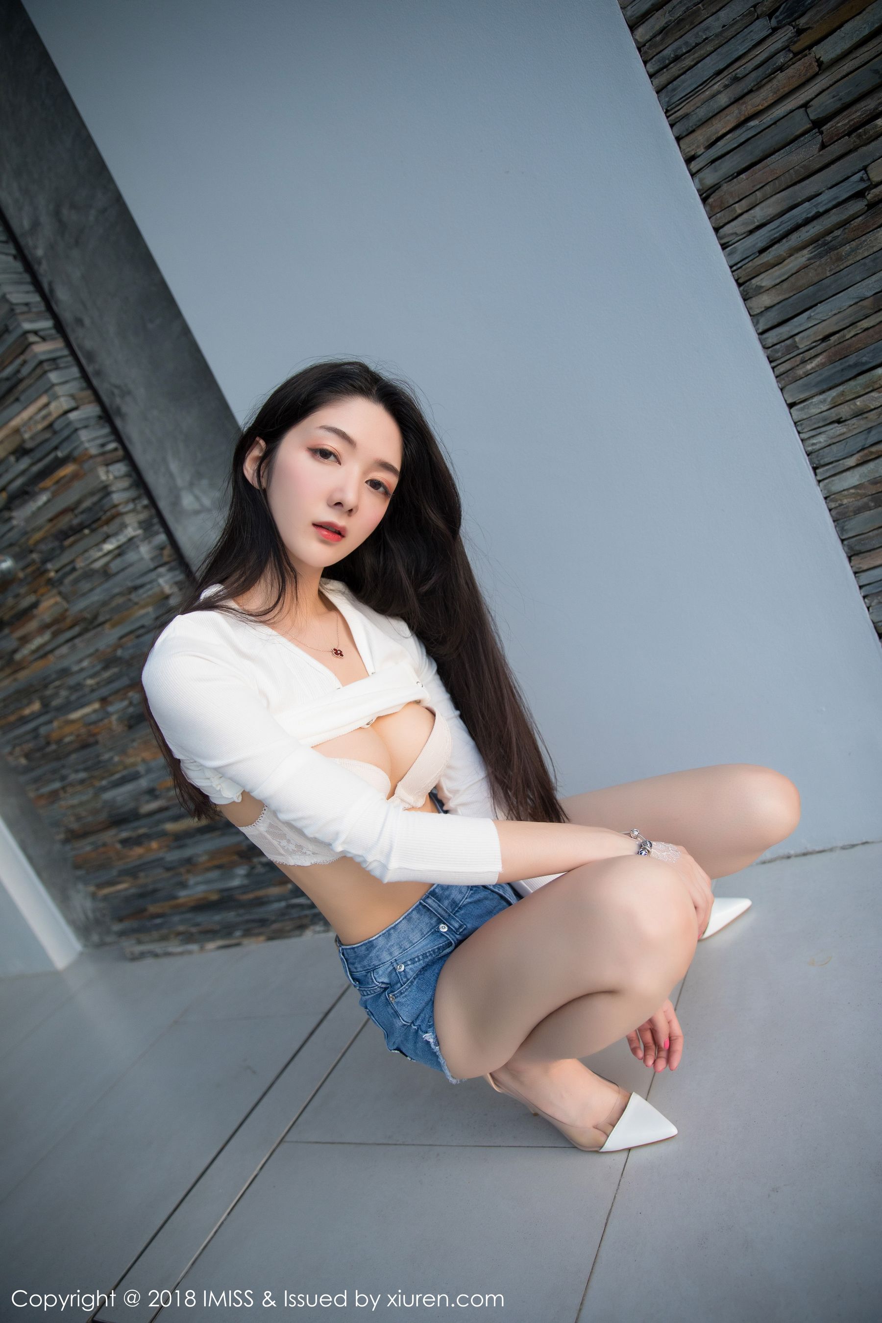 Model @小热巴 “Favorite Sexy Waistline” [爱蜜社IMiss] Vol.241 Photo Album