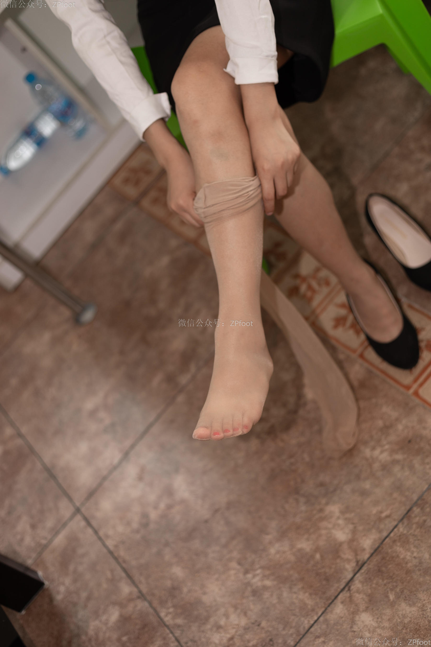 [山 摄 摄] No.304 uniform high heel stockings photo set