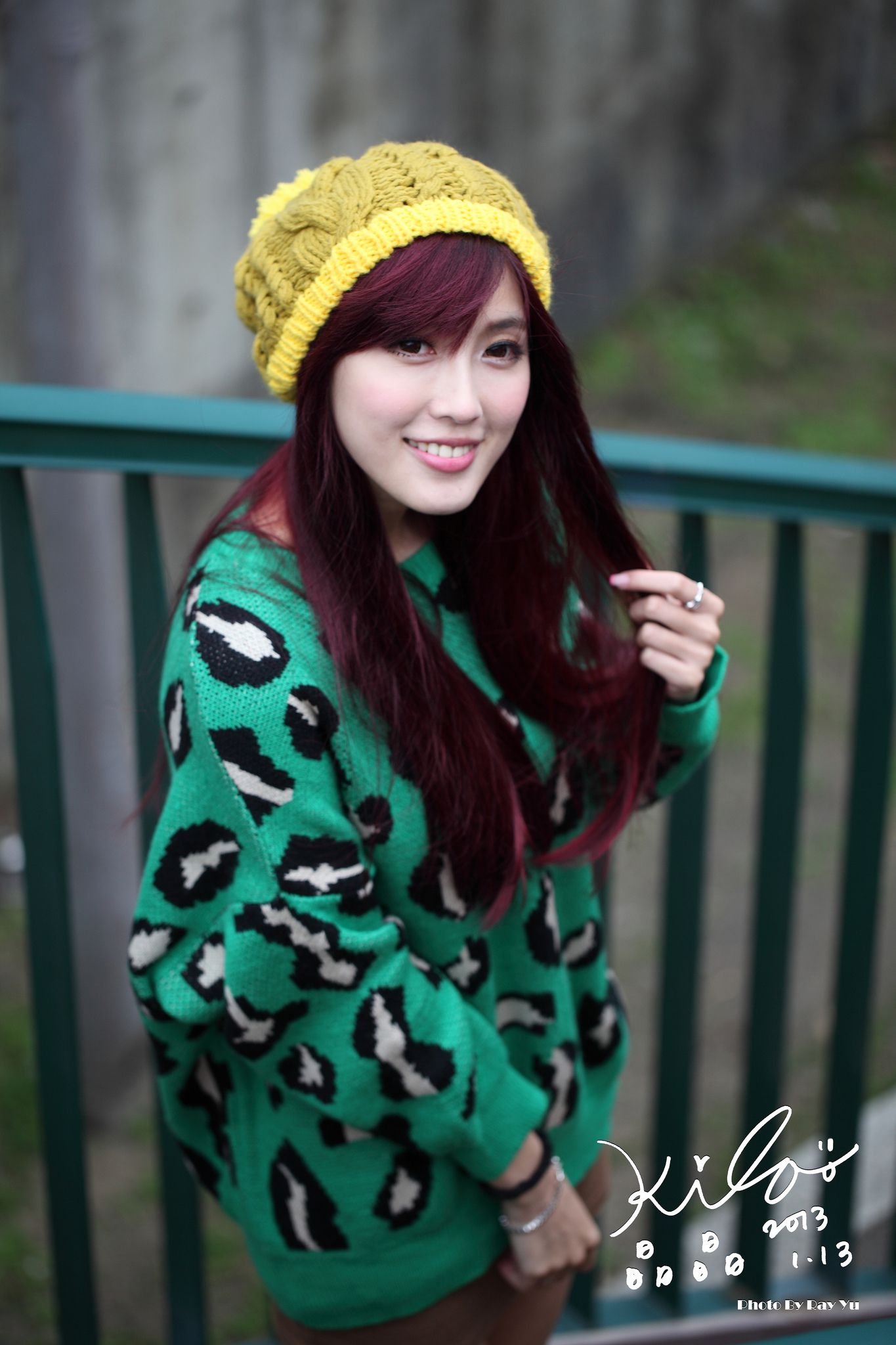 Taiwan model Liao Qiqi / KILA Crystal “Green Coat + Boots” Street Beat Photo