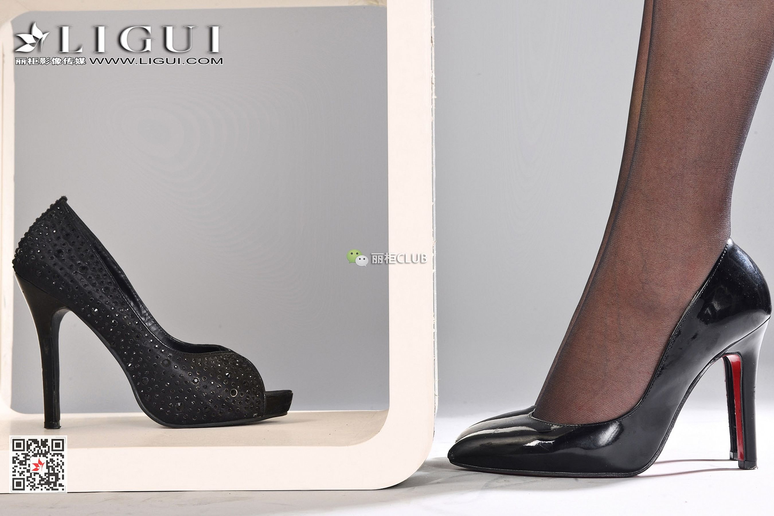 Model Xiao Yang Mi “Lace + Black Silk + Beautiful Feet” [丽柜Ligui] Photo Album
