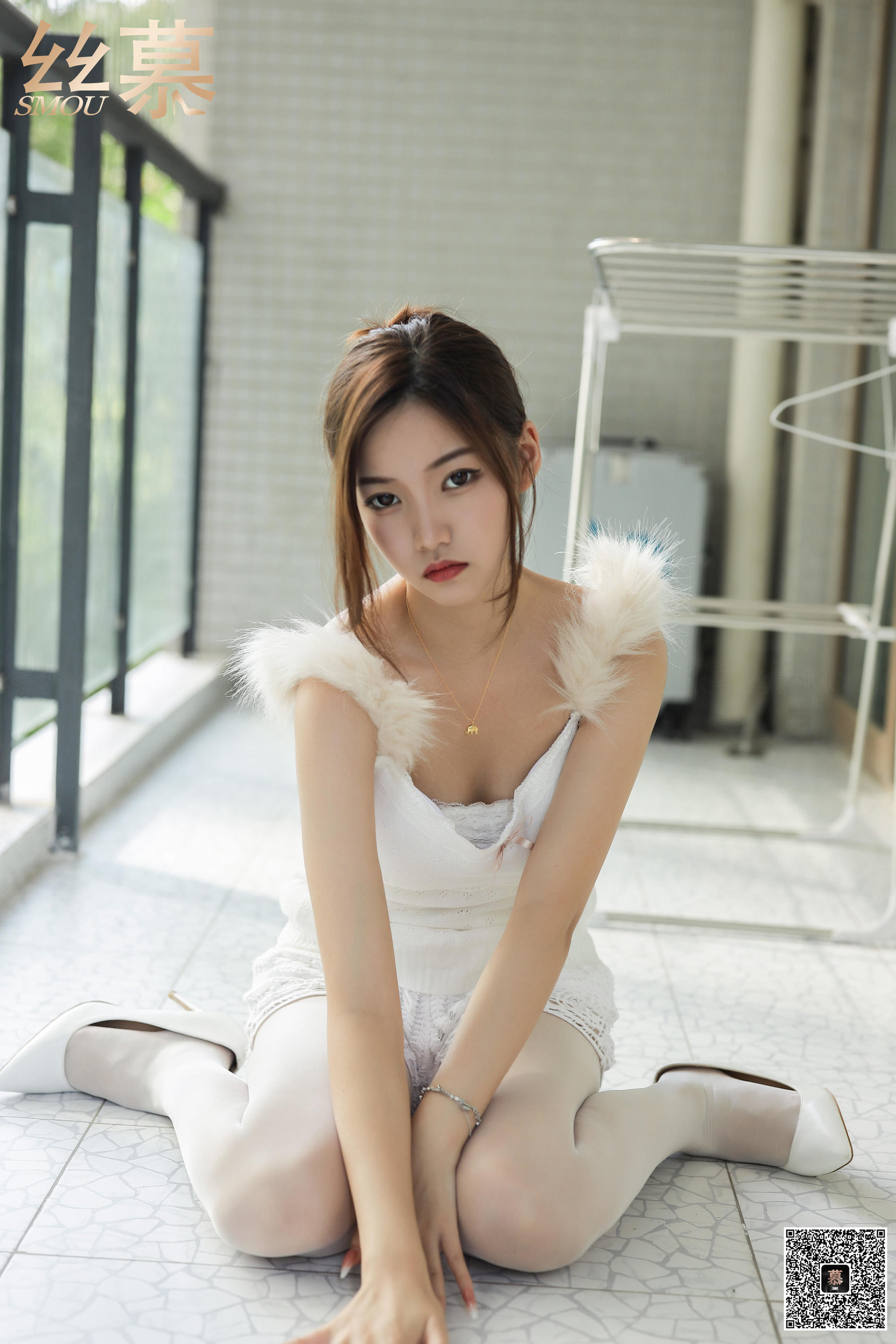 [慕] TX070 Wenxin “white silk maid” stockings beautiful leg photo