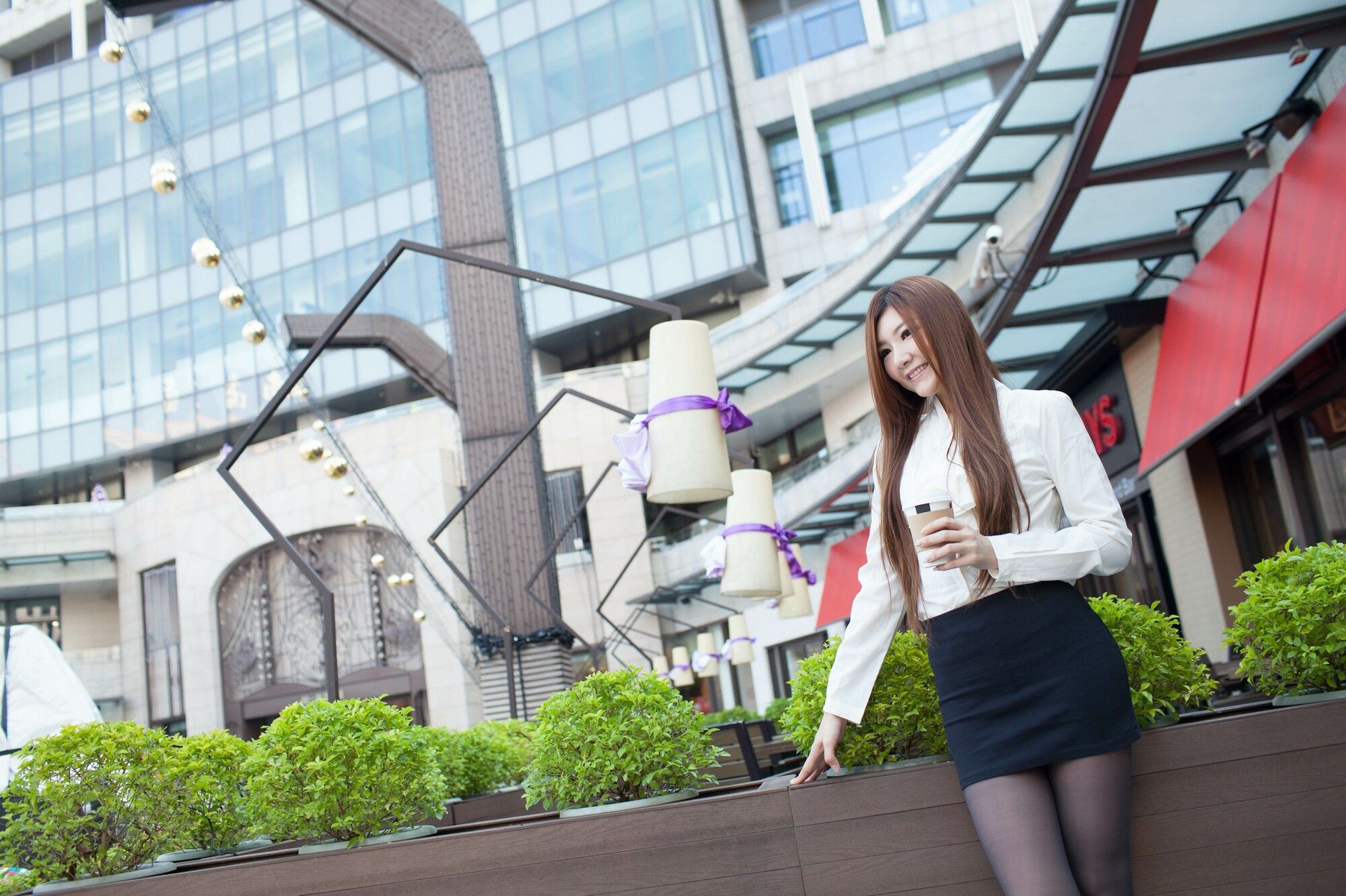 [Taiwan tender model] Michelle Xiaoyu / Xie Yu Yu “Xinyi District Street Shoot Black Silk OL Series” Photo Album