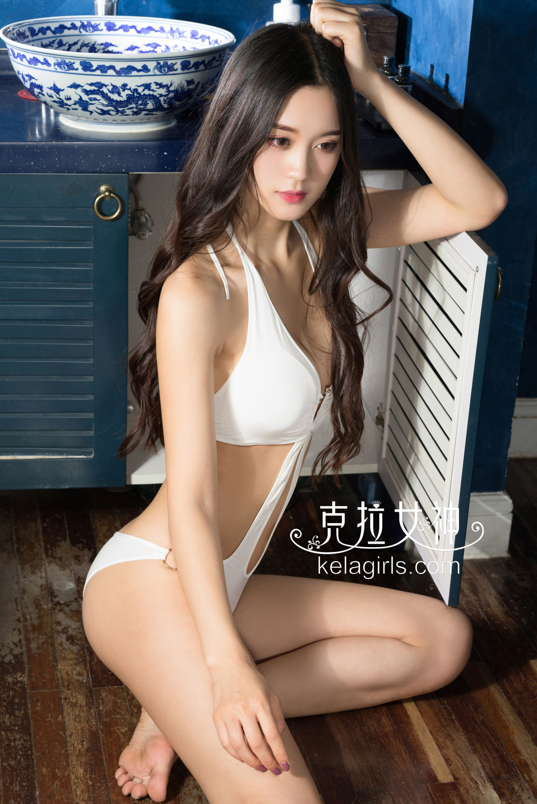 Tang Yi’s “Mermaid from the Sky” [Goddess of Carat] Photo Album