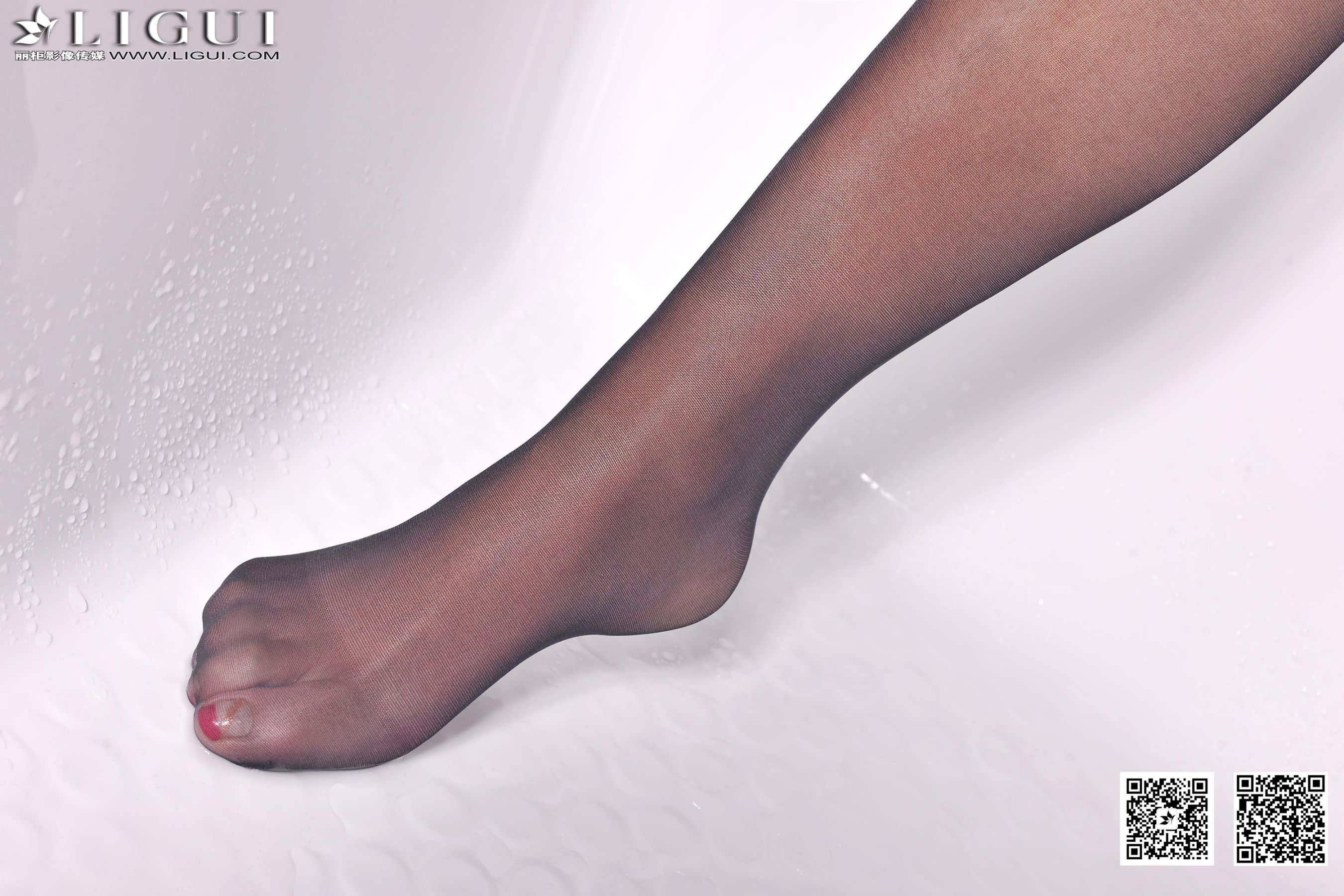 [柜 LIGUI] Model Qingqing “black silk high heel skirt” leg jade foot photo picture