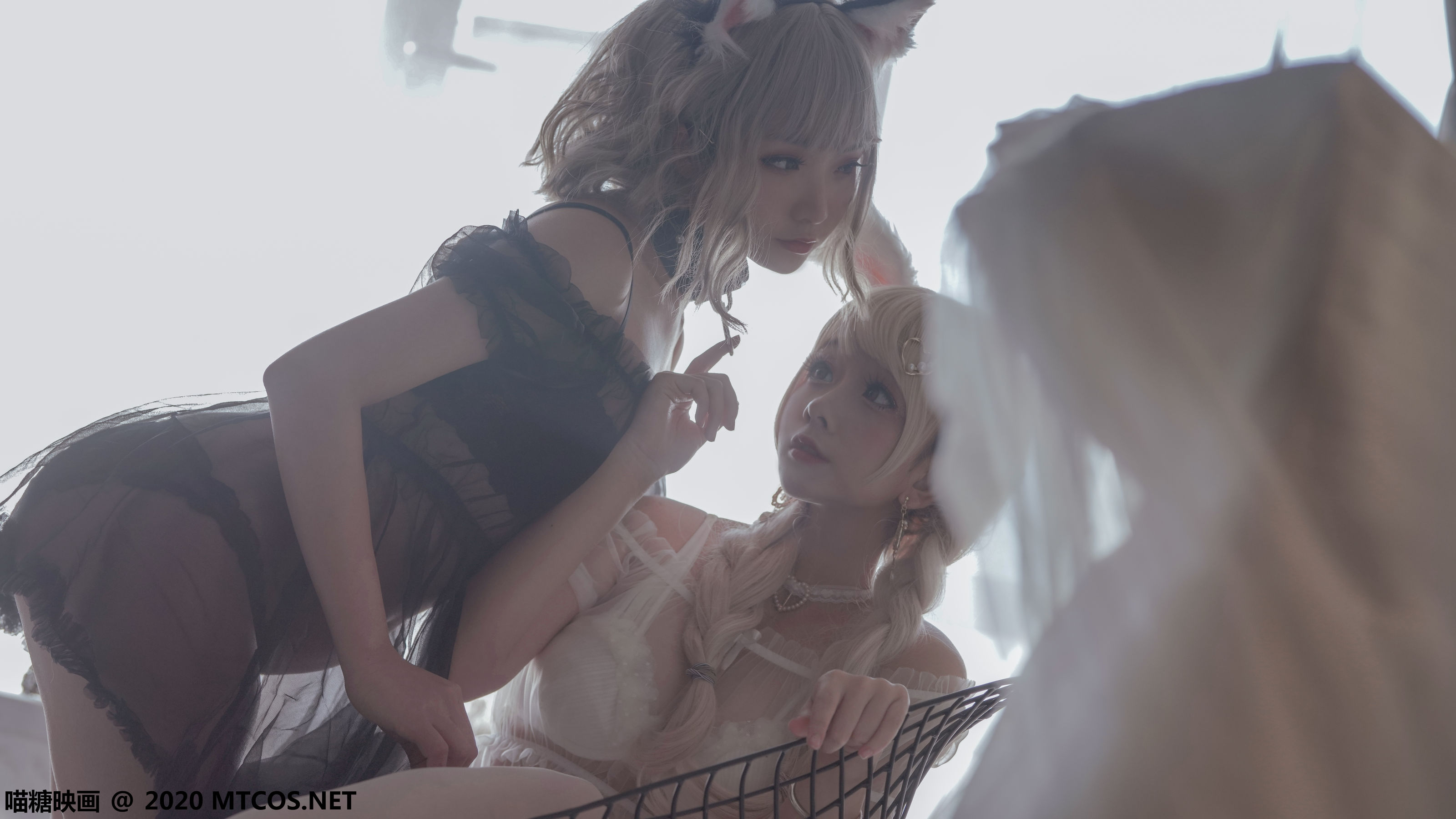 [糖] Vol.200 “Black Cat and White Rabbit” Photo Collection