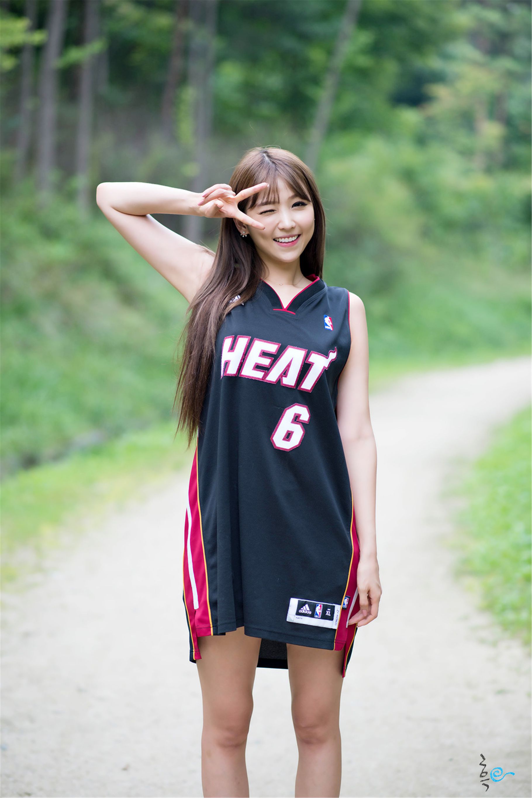 Sweet sister Li Enhui “Basketball Weare” outdoor photo